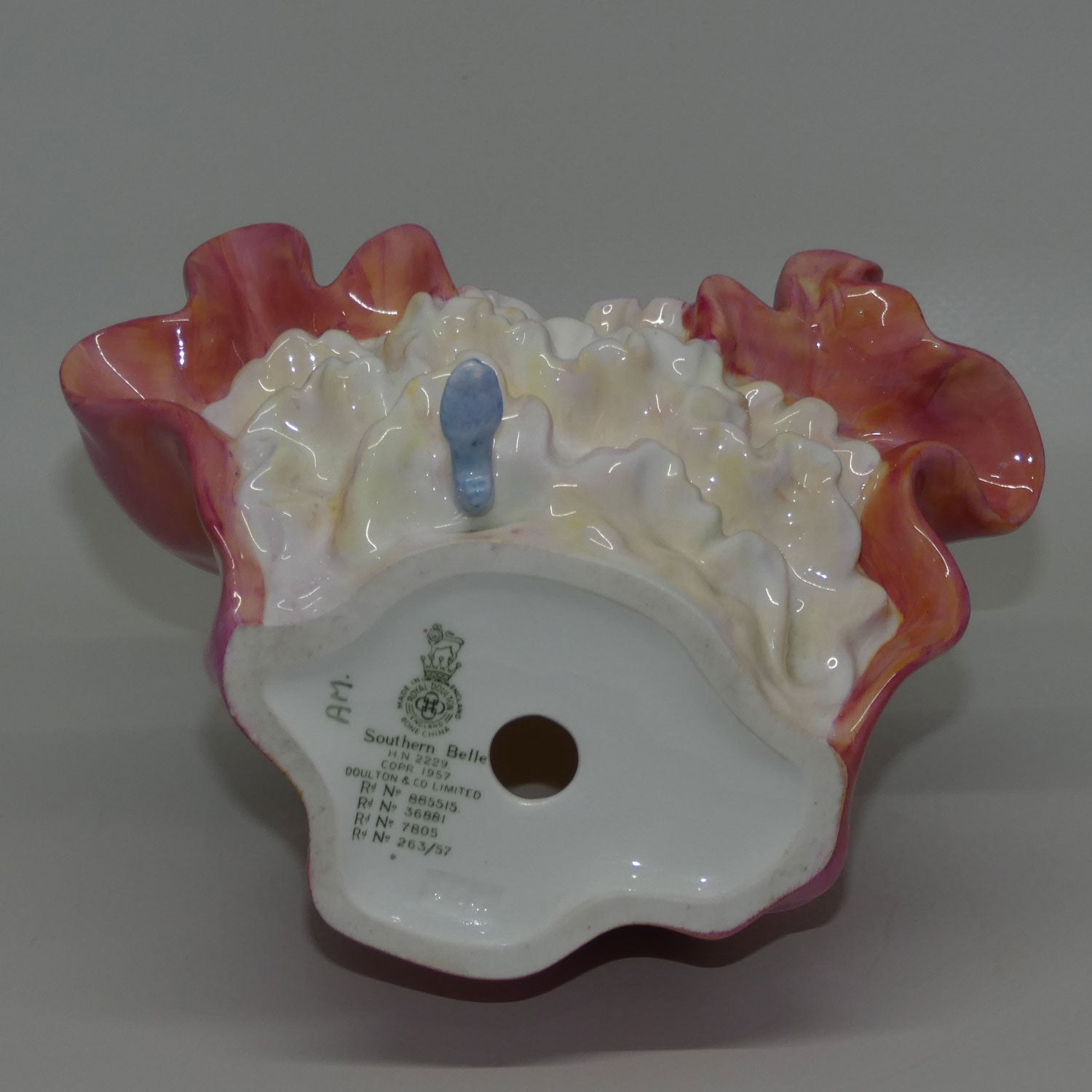 hn2229-royal-doulton-figure-southern-belle-red