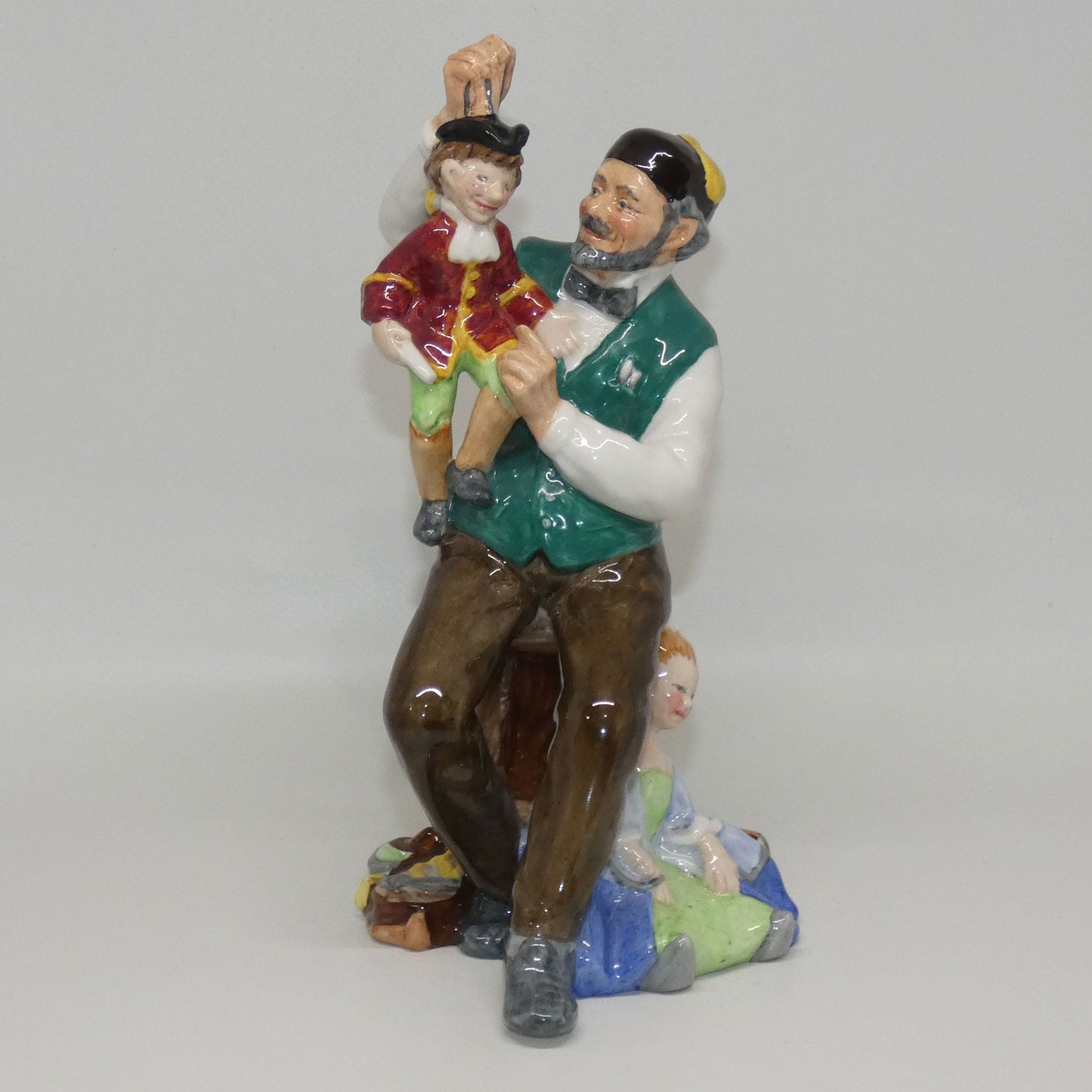 hn2253-royal-doulton-figure-the-puppetmaker