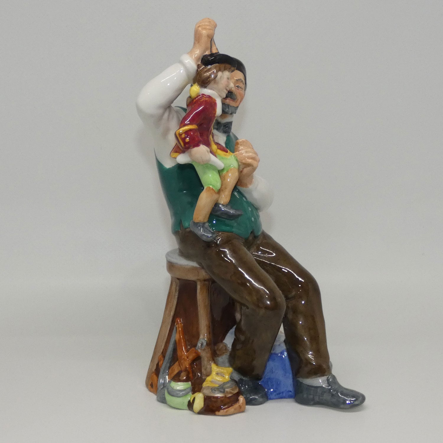 hn2253-royal-doulton-figure-the-puppetmaker