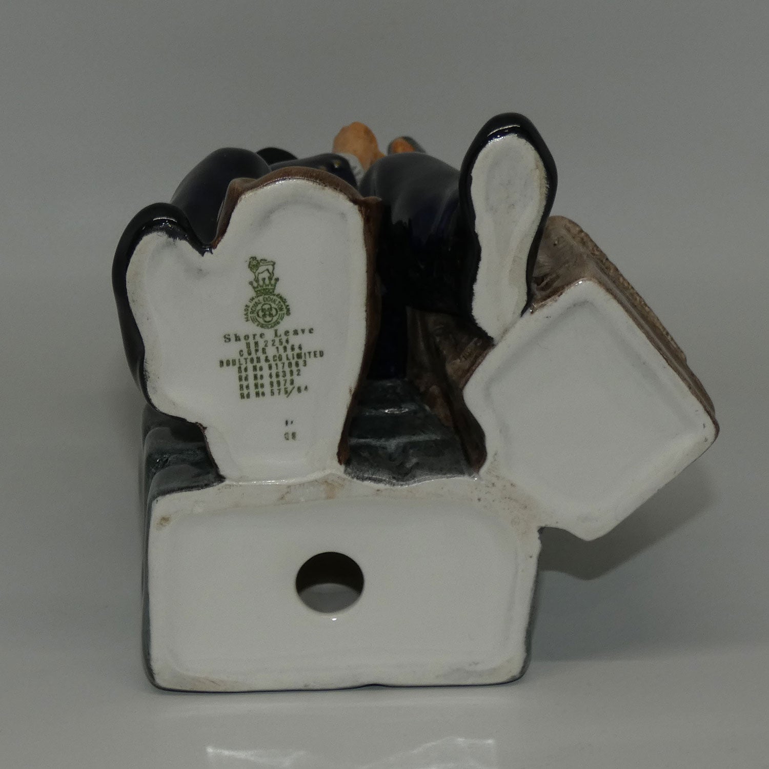 hn2254-royal-doulton-figure-shore-leave