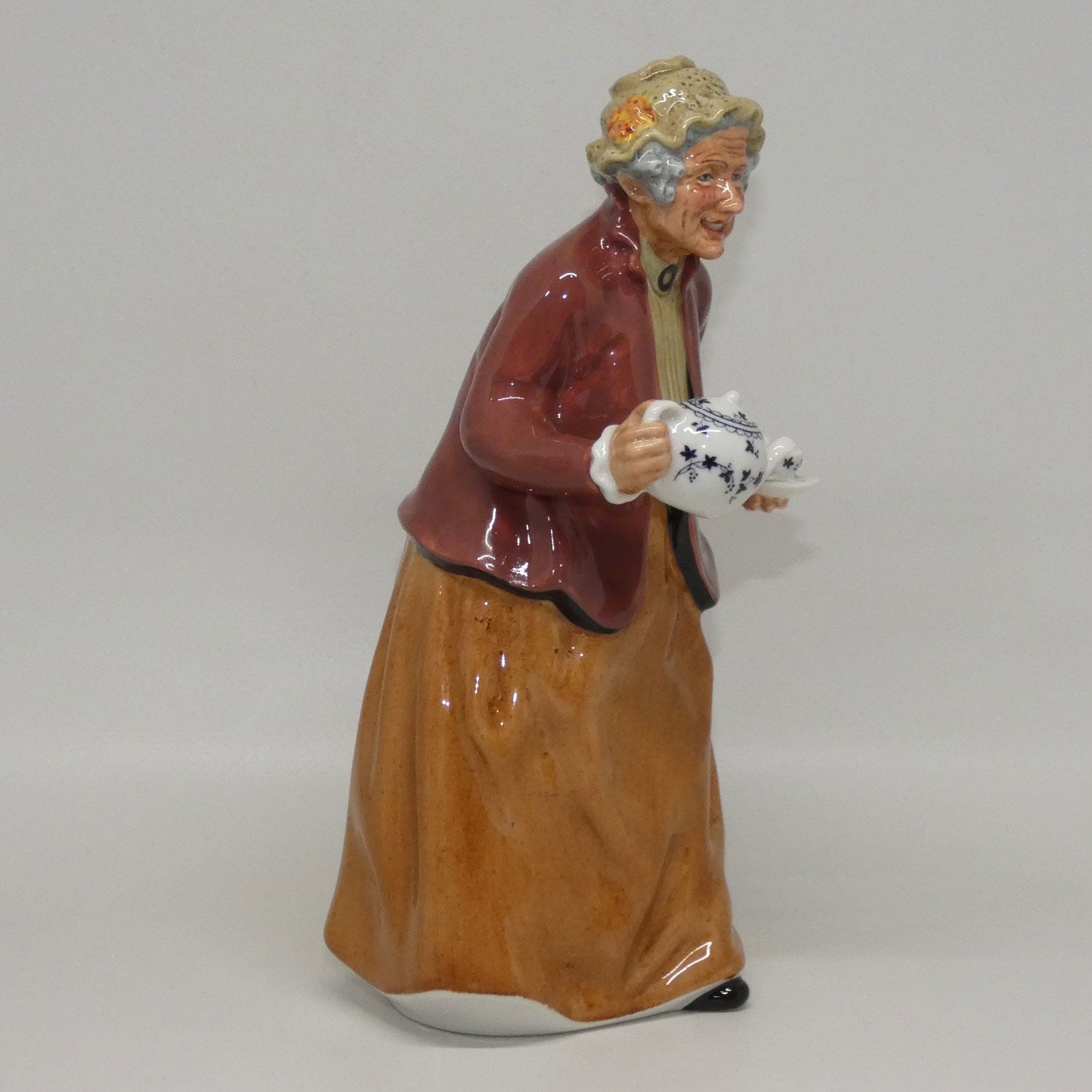 hn2255-royal-doulton-figure-teatime