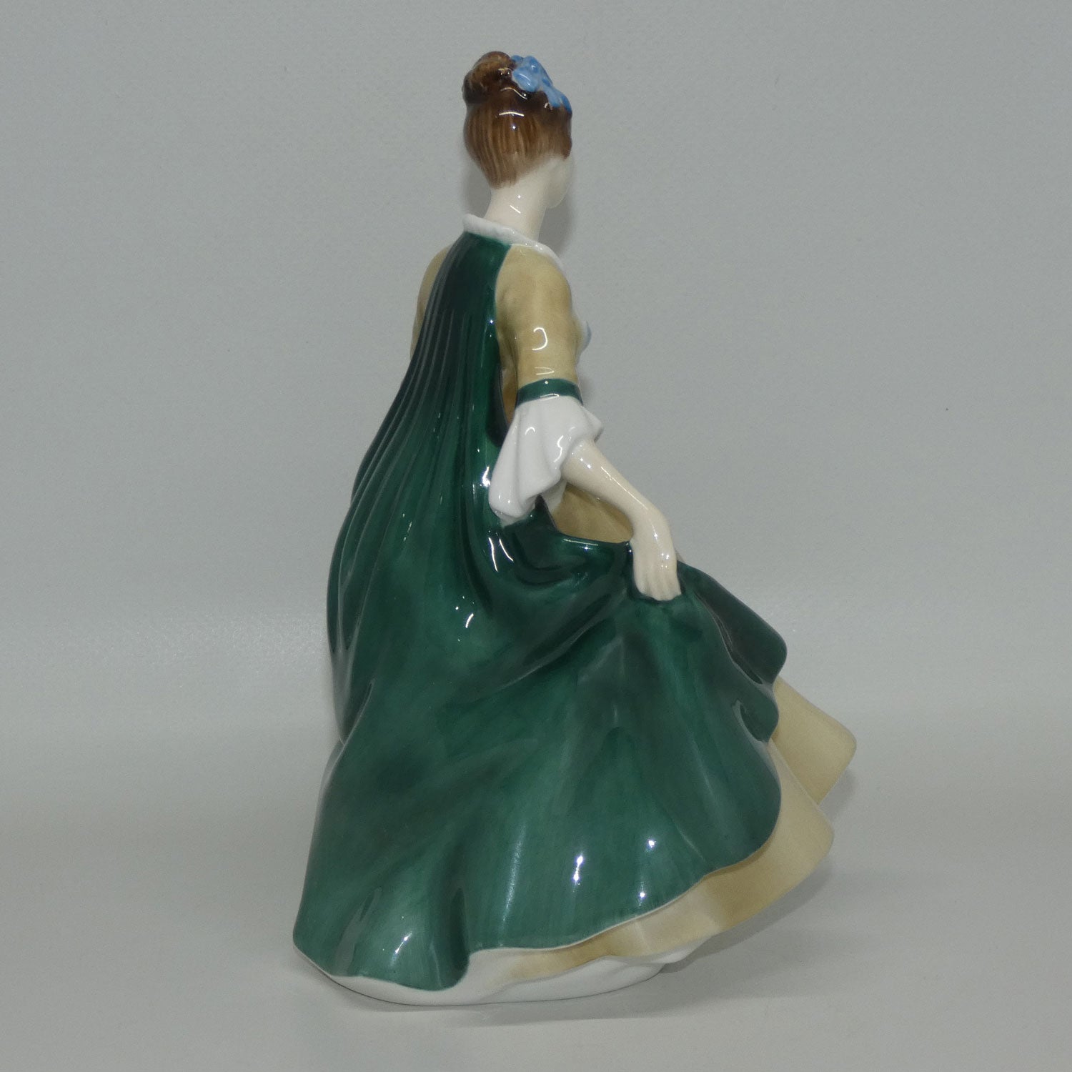 hn2264-royal-doulton-figure-elegance