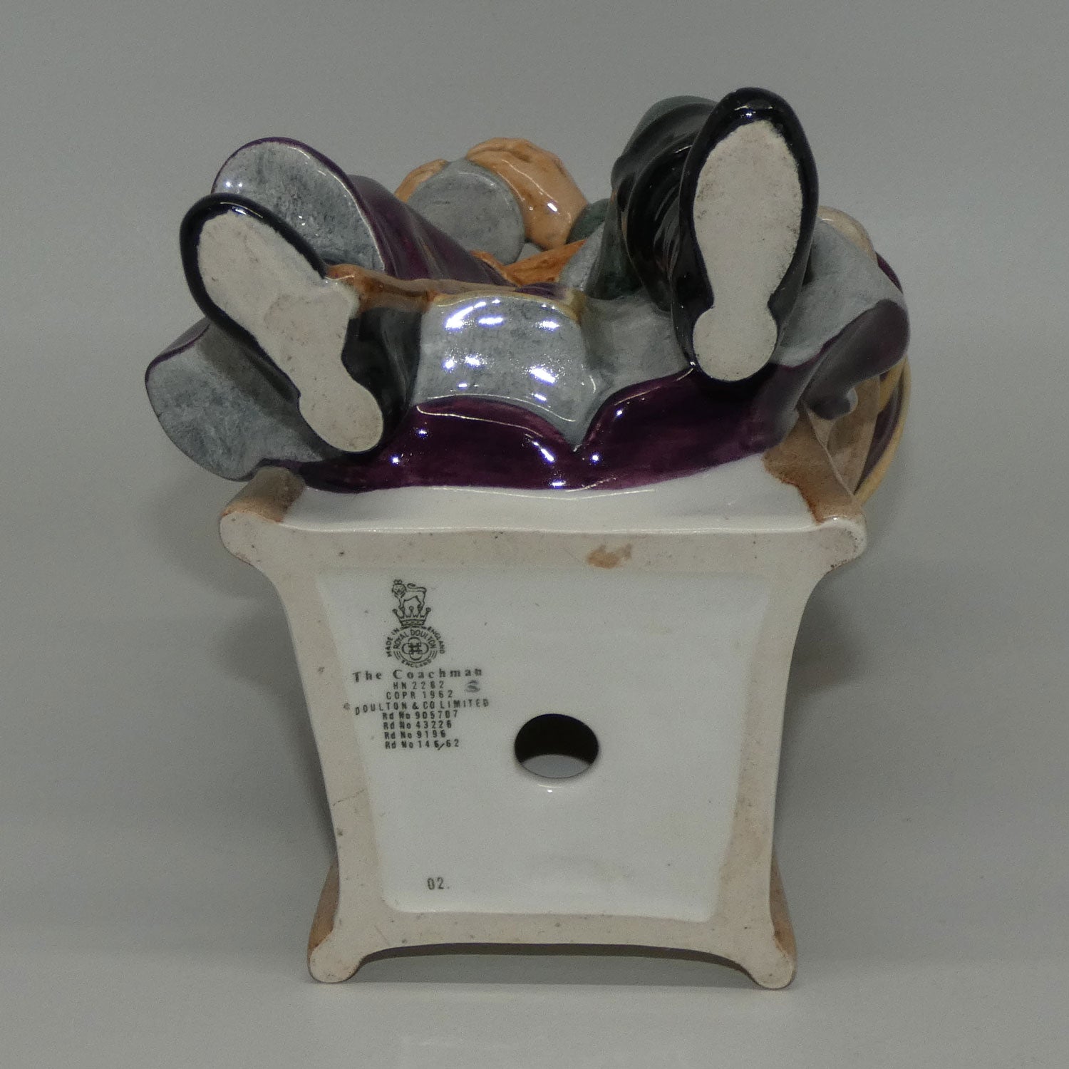 hn2282-royal-doulton-figure-the-coachman