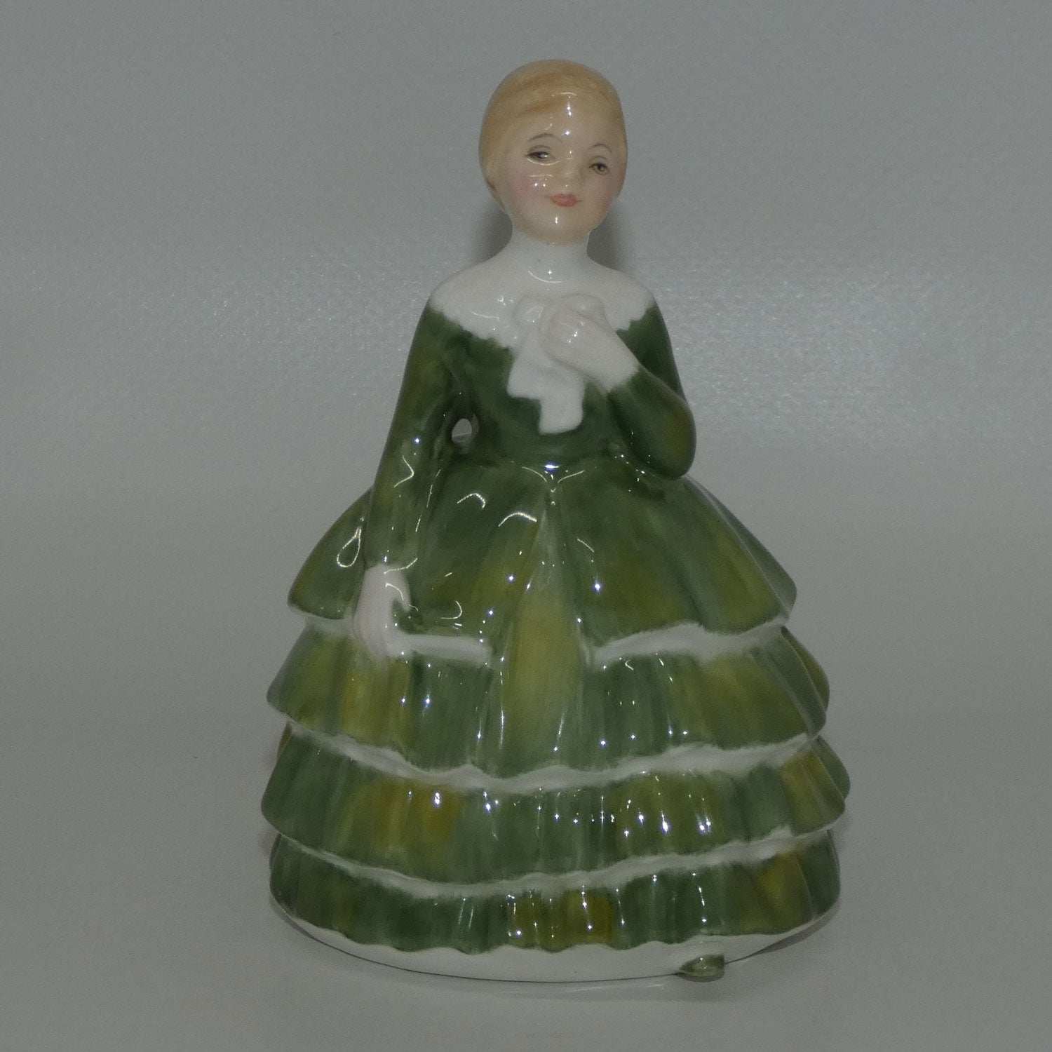 hn2340-royal-doulton-figure-belle