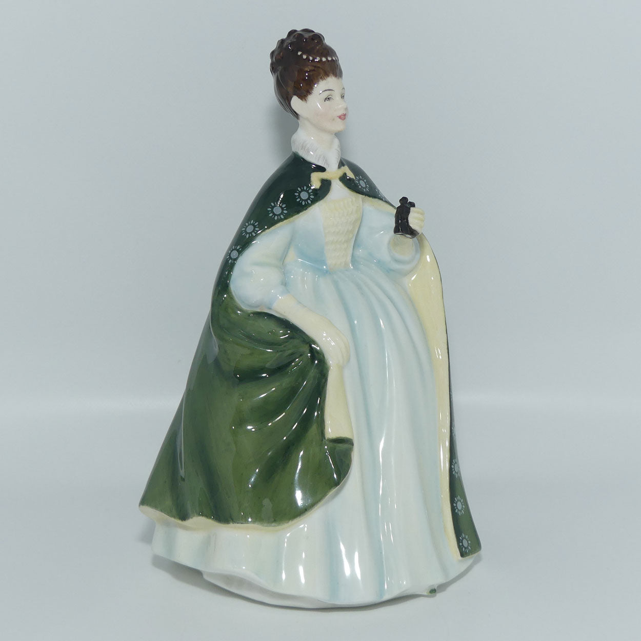 Royal Doulton figure Premiere HN2343A | Hand rests on the cloak 