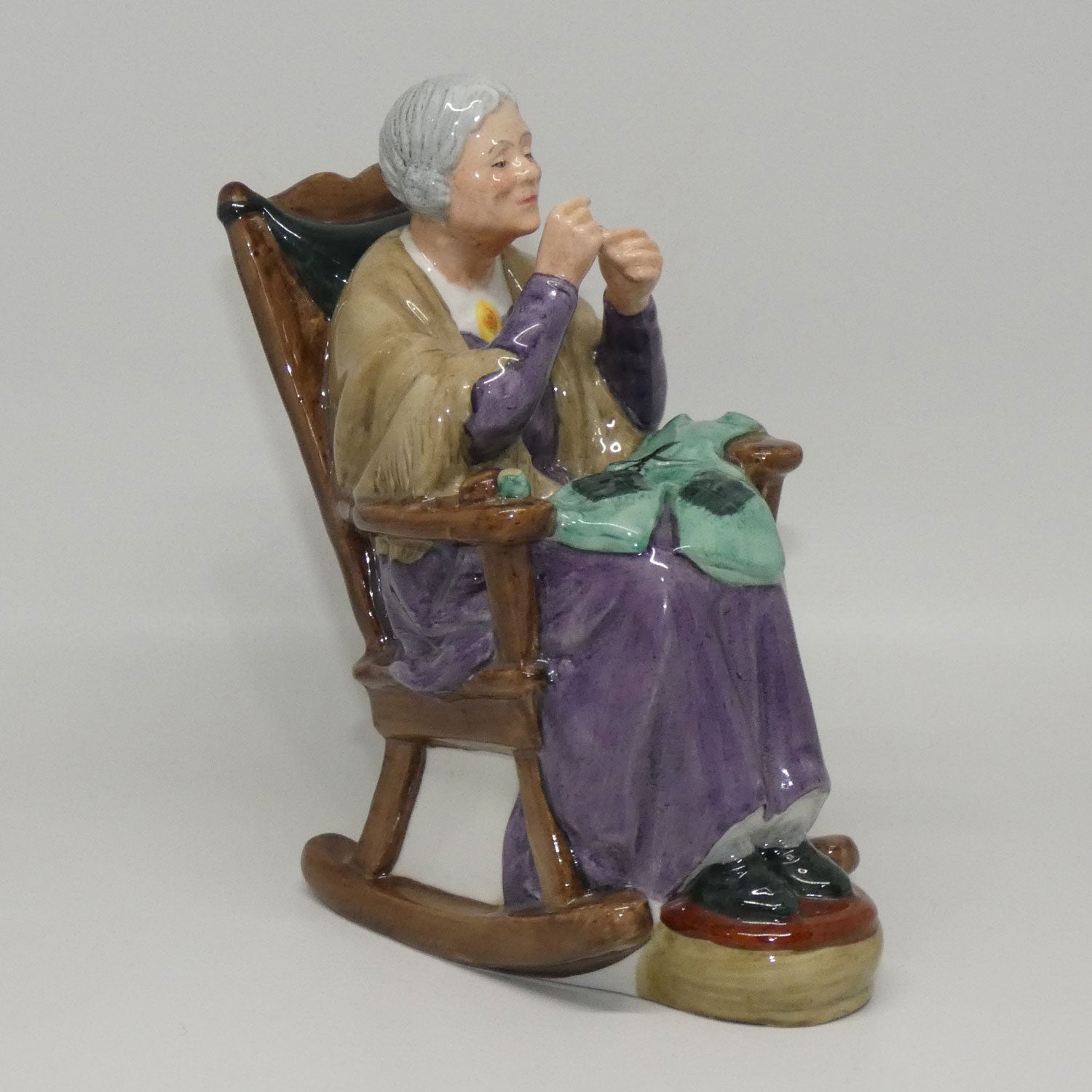 hn2352-royal-doulton-figure-a-stitch-in-time