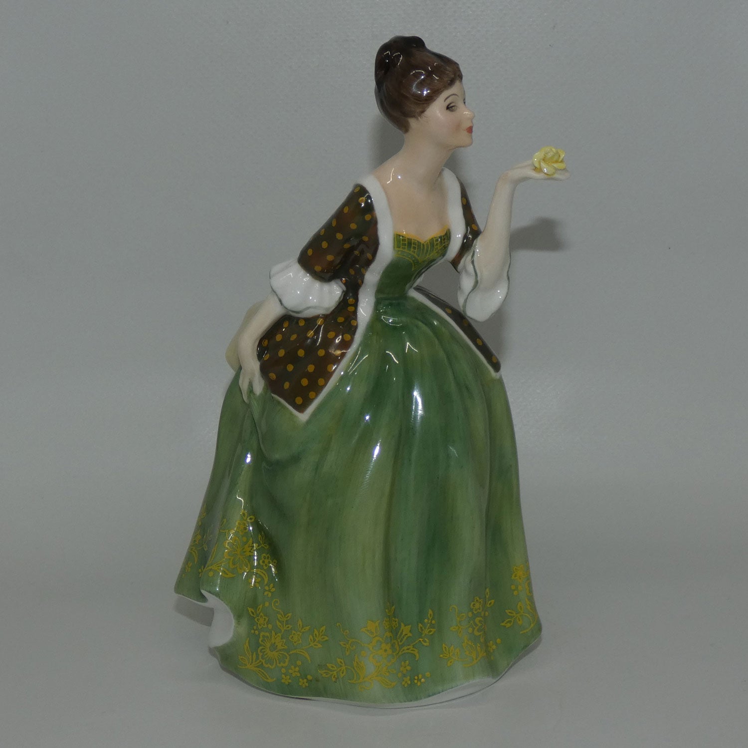 hn2368-royal-doulton-figure-fleur-green