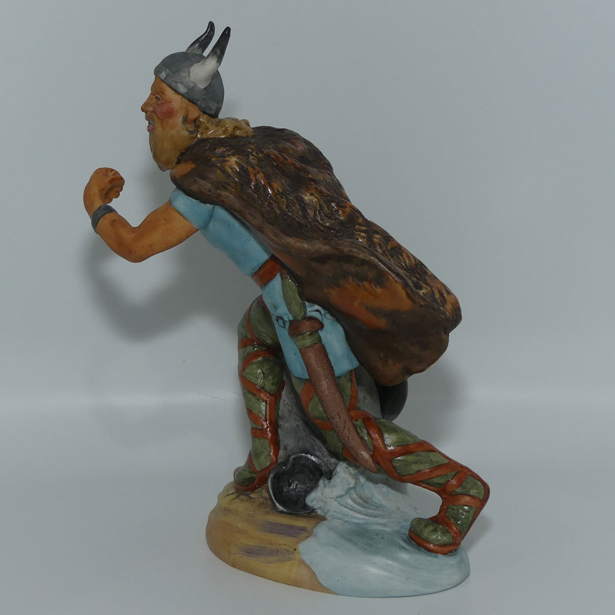 Royal Doulton figure Viking HN2375 | Matte finish | Designer: John Bromley