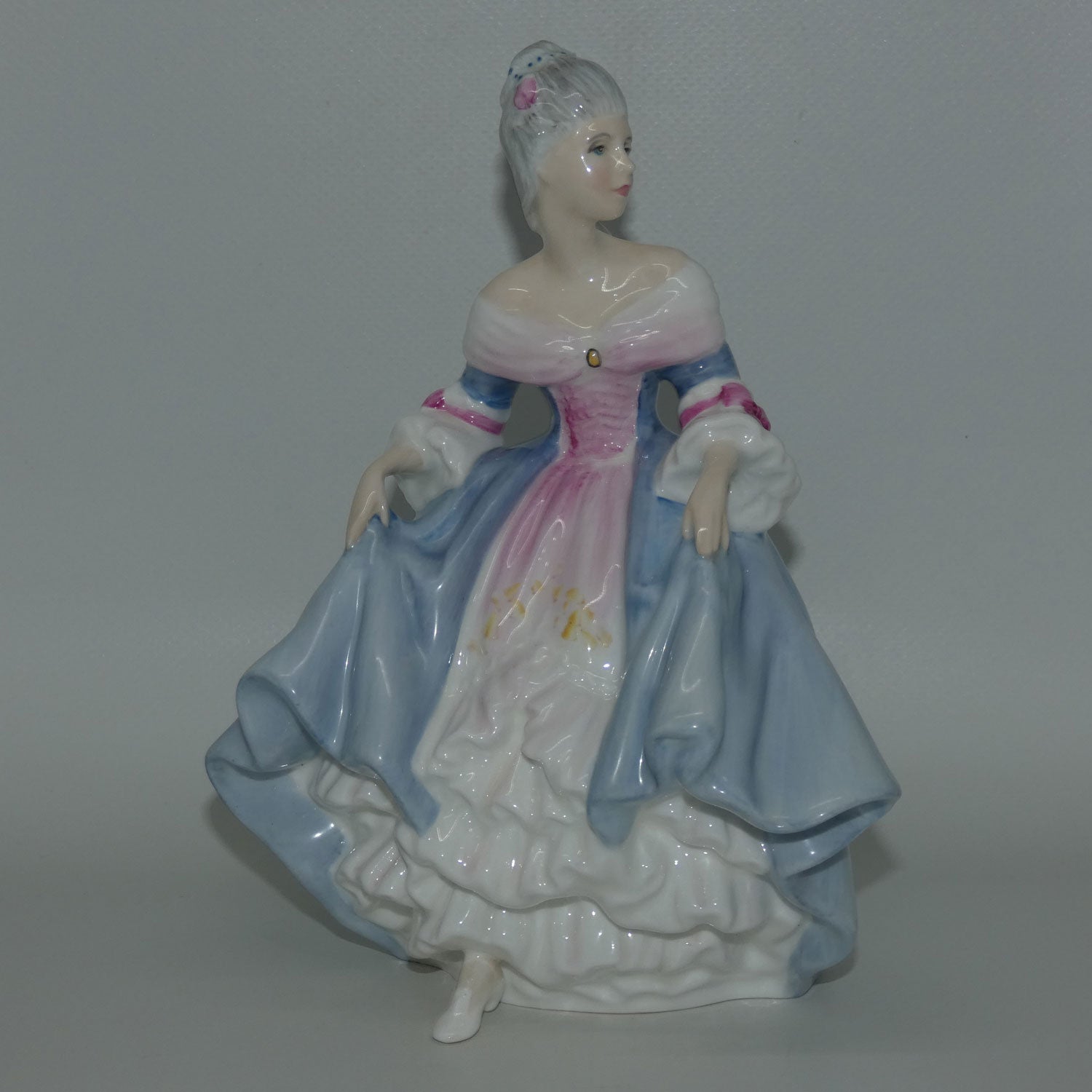 hn2425-royal-doulton-figure-southern-belle-blue
