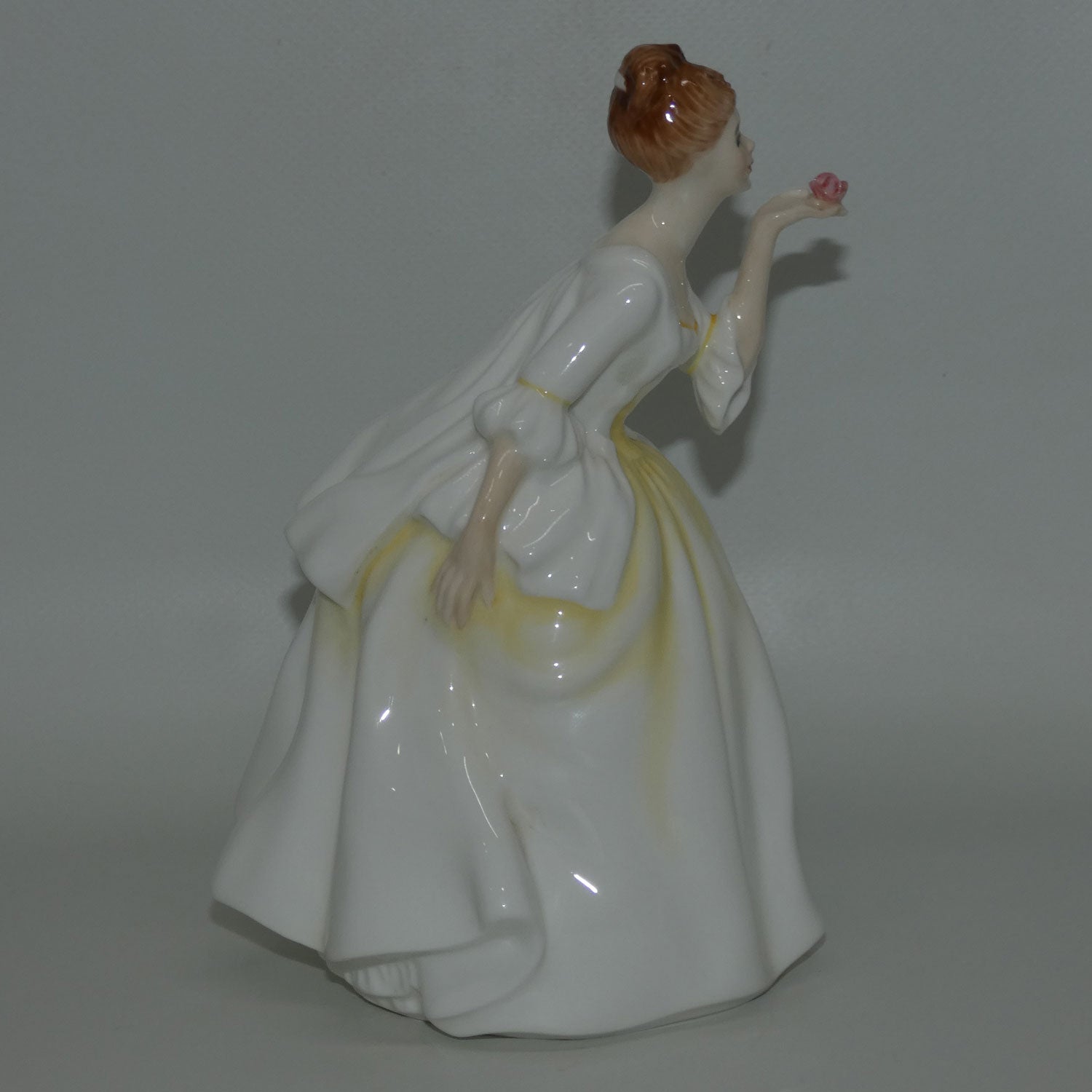 hn2460-royal-doulton-figure-flower-of-love
