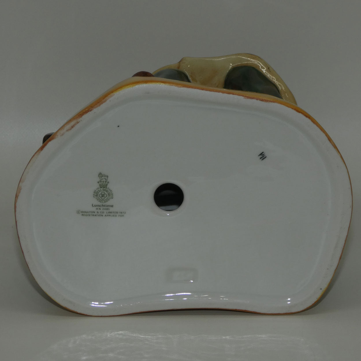 hn2485-royal-doulton-figure-lunchtime