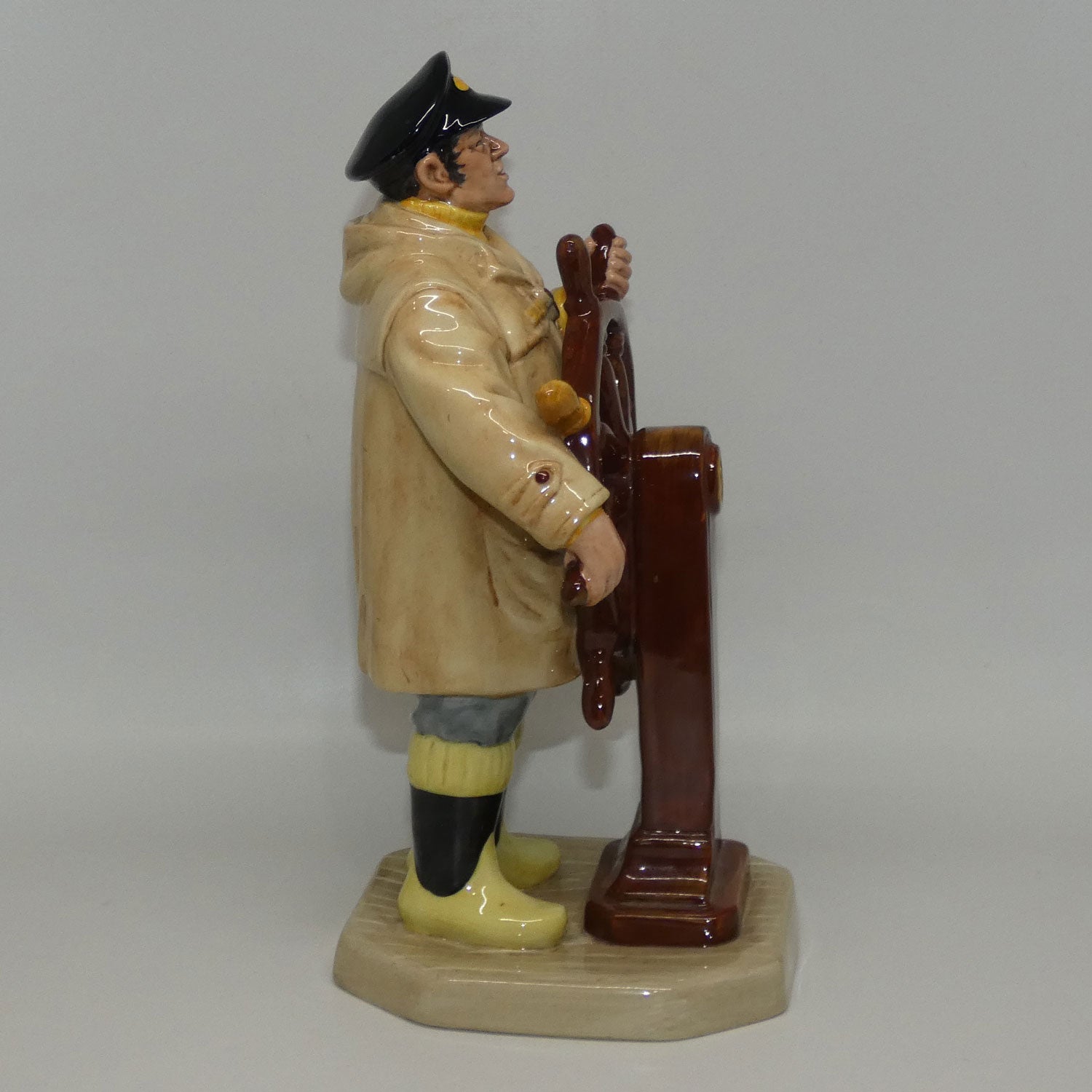 hn2488-royal-doulton-figure-helmsman