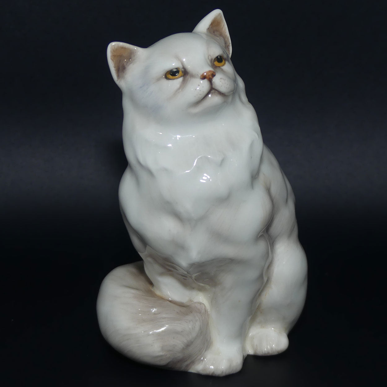 HN2539 Royal Doulton Persian Cat | White | Royal Doulton Animals
