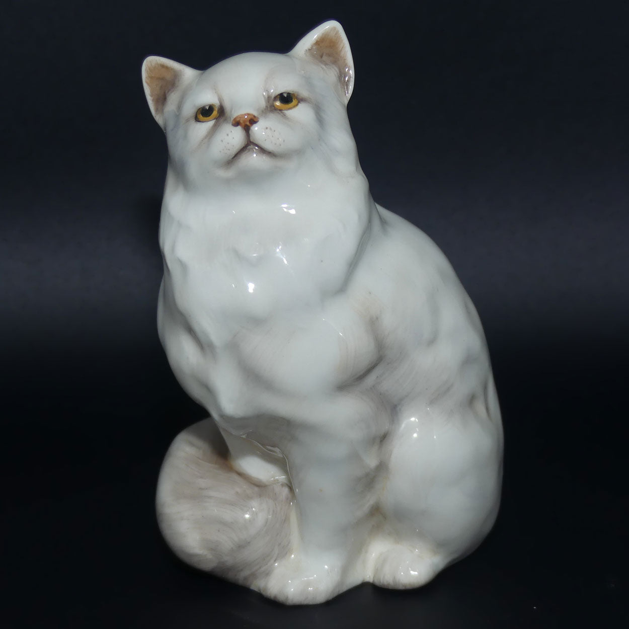 HN2539 Royal Doulton Persian Cat | White | Royal Doulton Animals