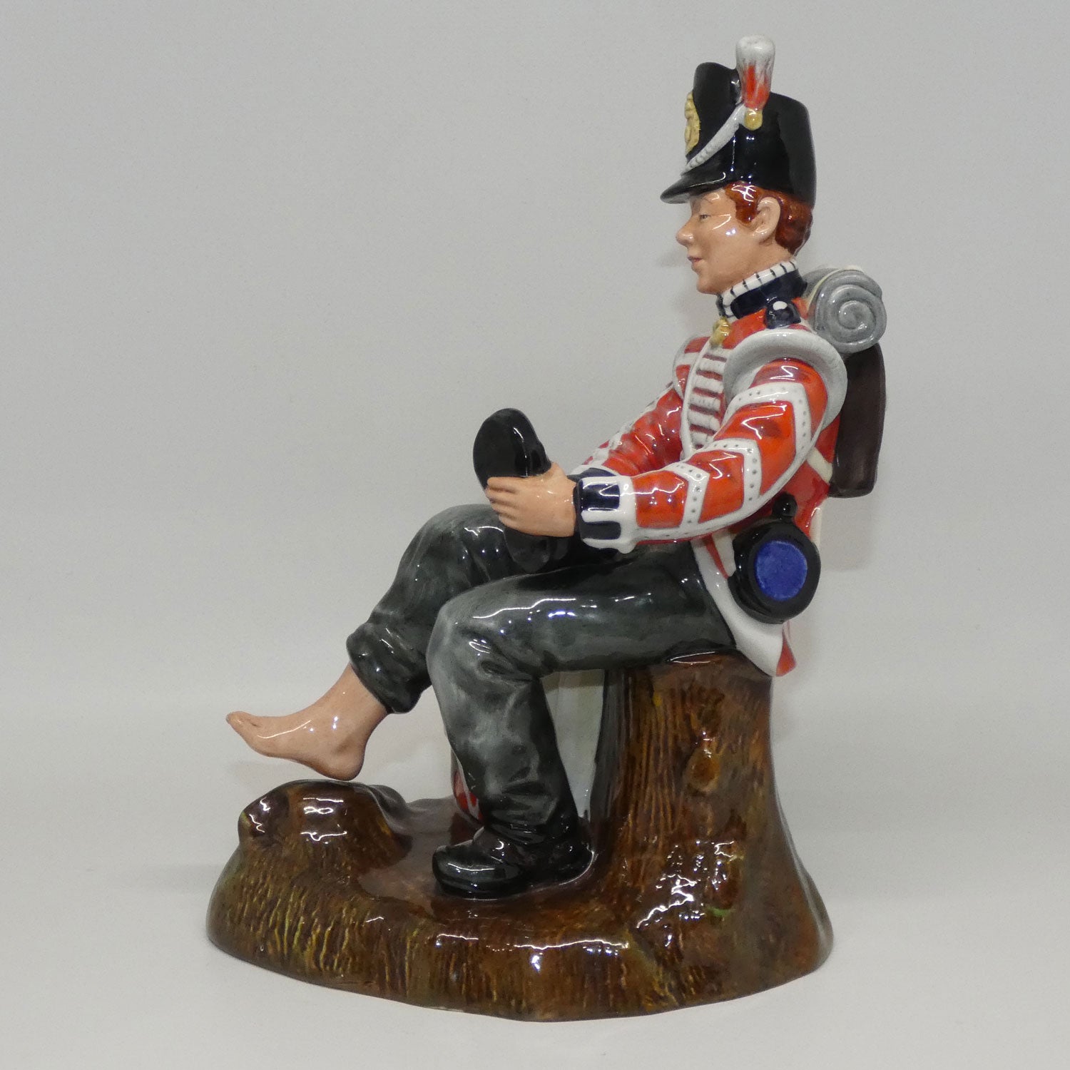 hn2679-royal-doulton-figure-drummer-boy