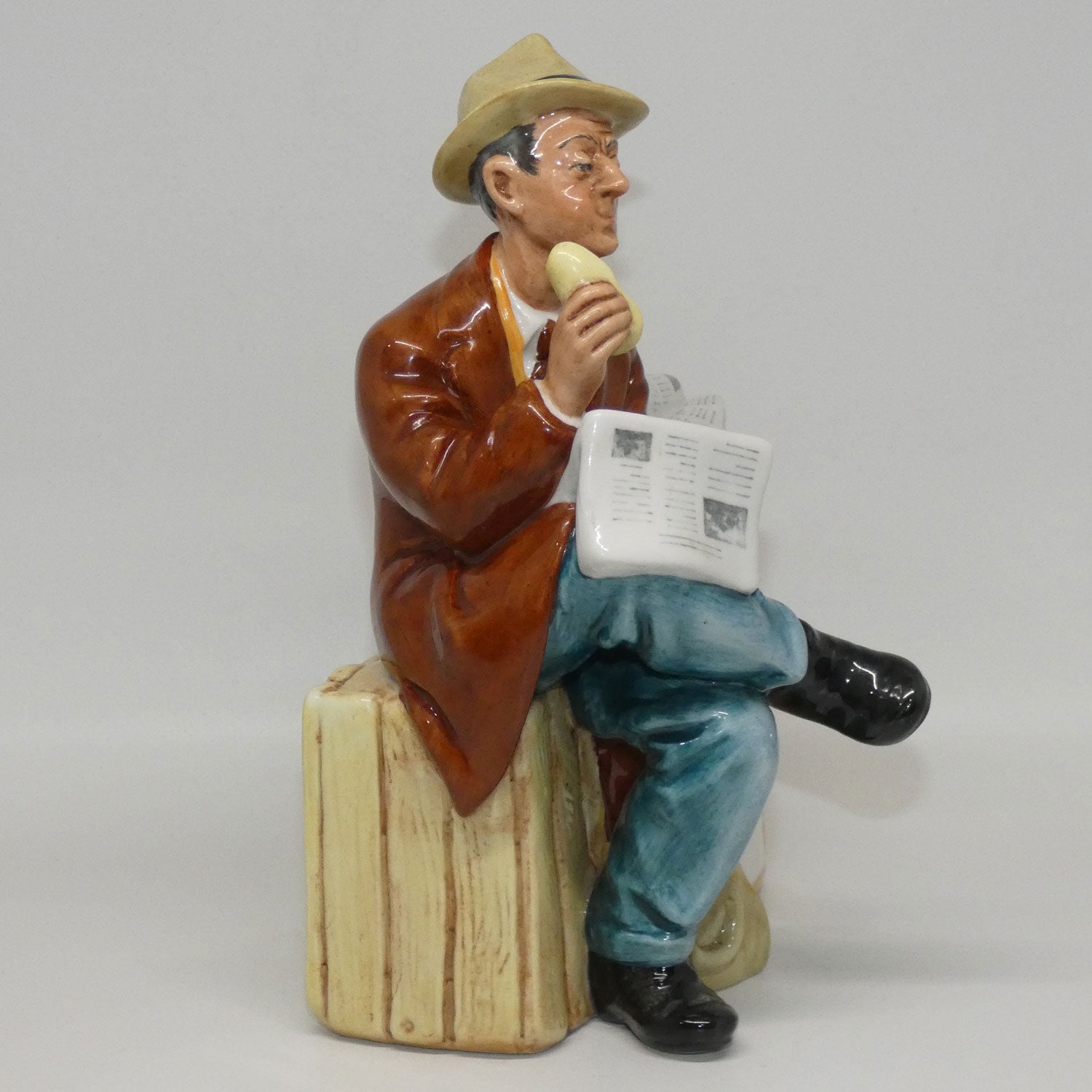 hn2683-royal-doulton-figure-stop-press