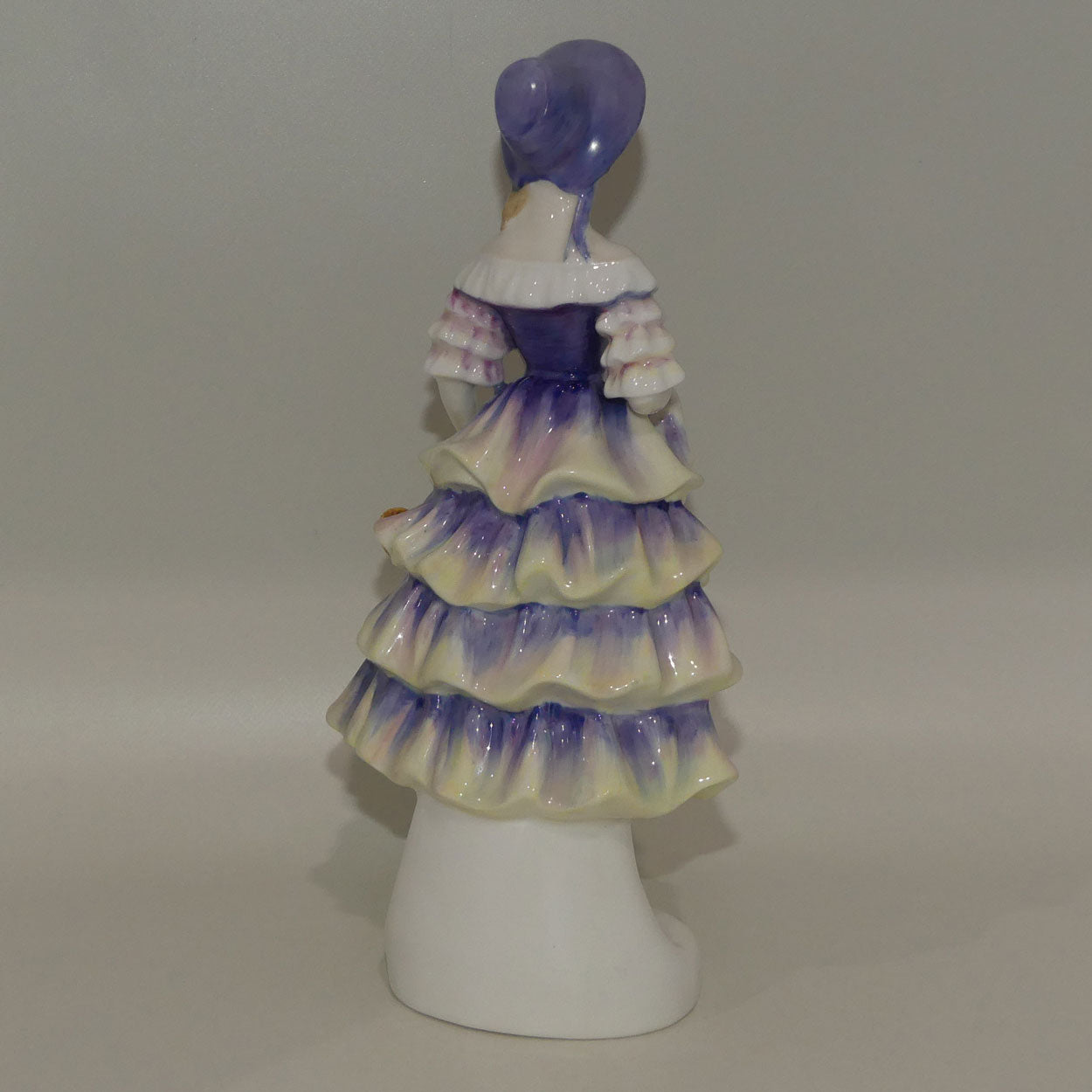 hn2743-royal-doulton-figure-meg-2