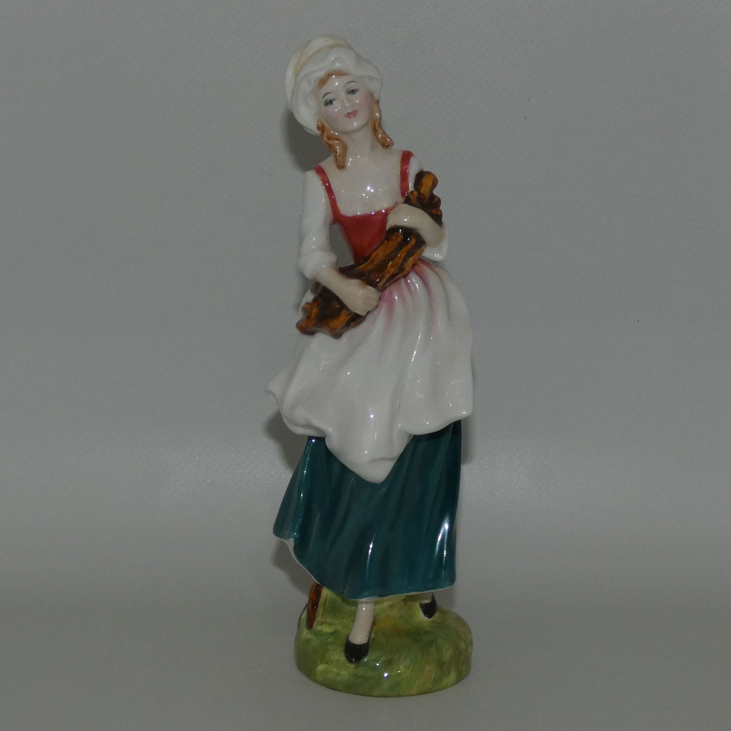 hn2749-royal-doulton-figure-lizzie