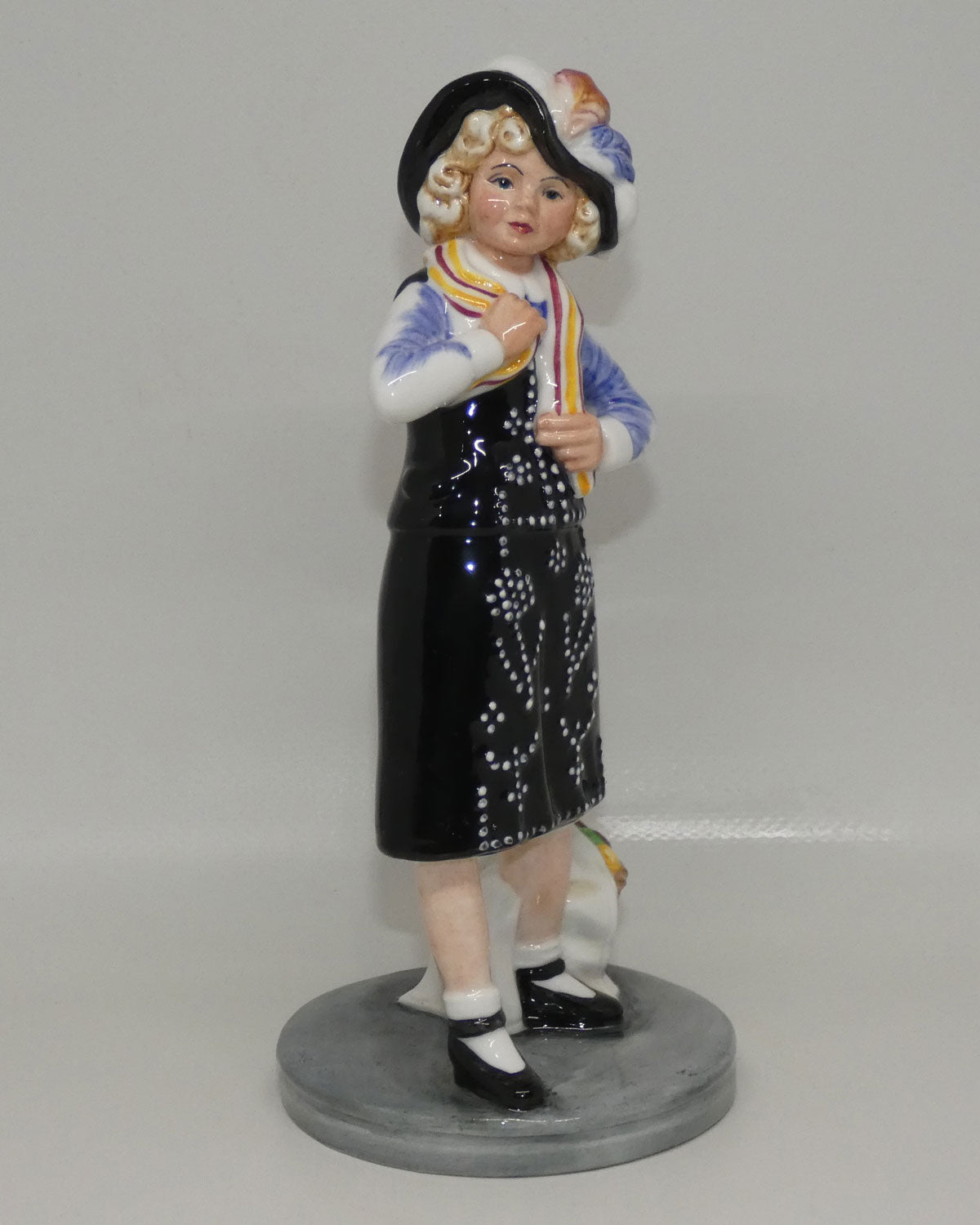 hn2769-royal-doulton-figure-pearly-girl