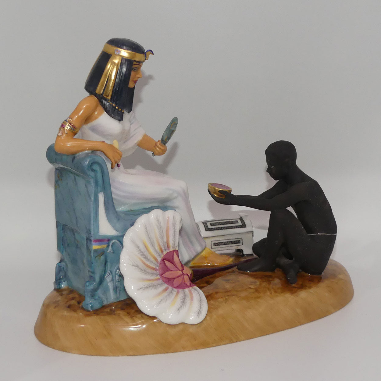 HN2868 Royal Doulton figurine Cleopatra | Les Femmes Fatales