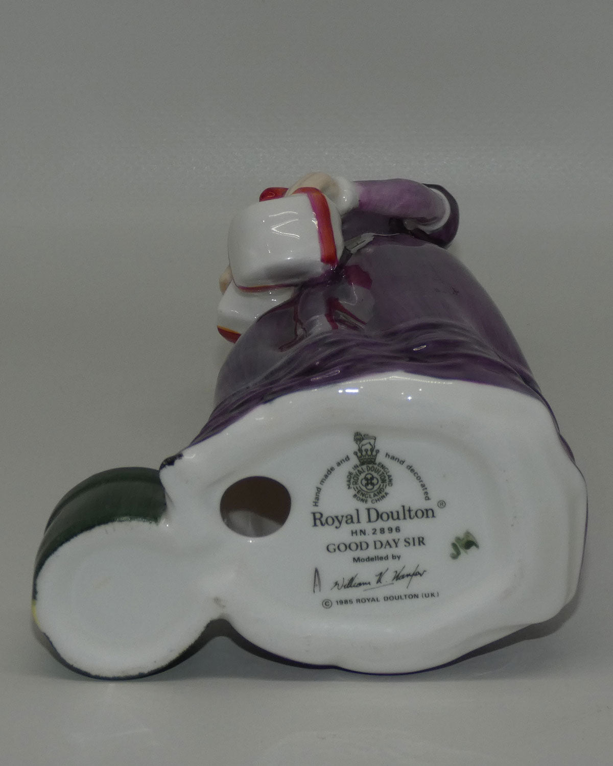 hn2896-royal-doulton-figure-good-day-sir