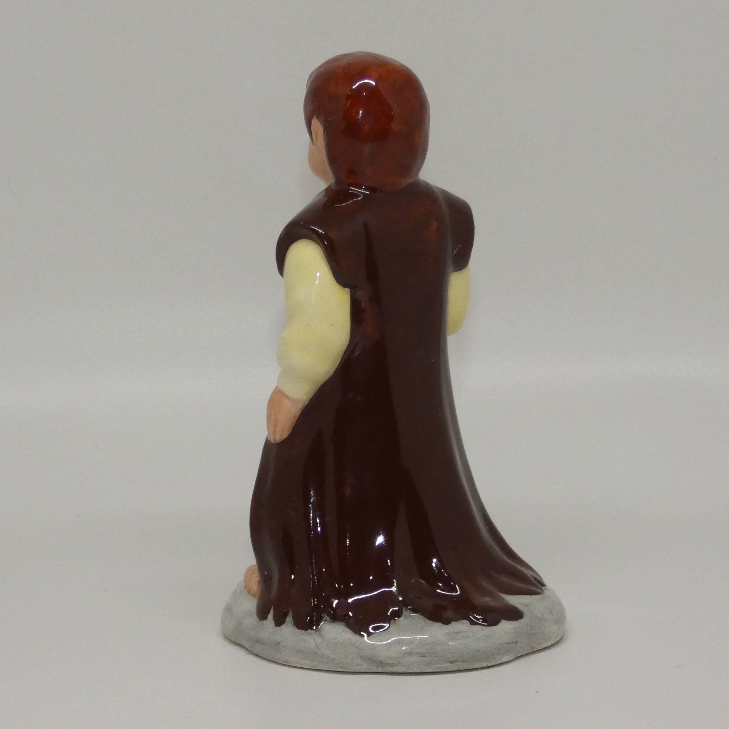 hn2914-royal-doulton-figure-bilbo