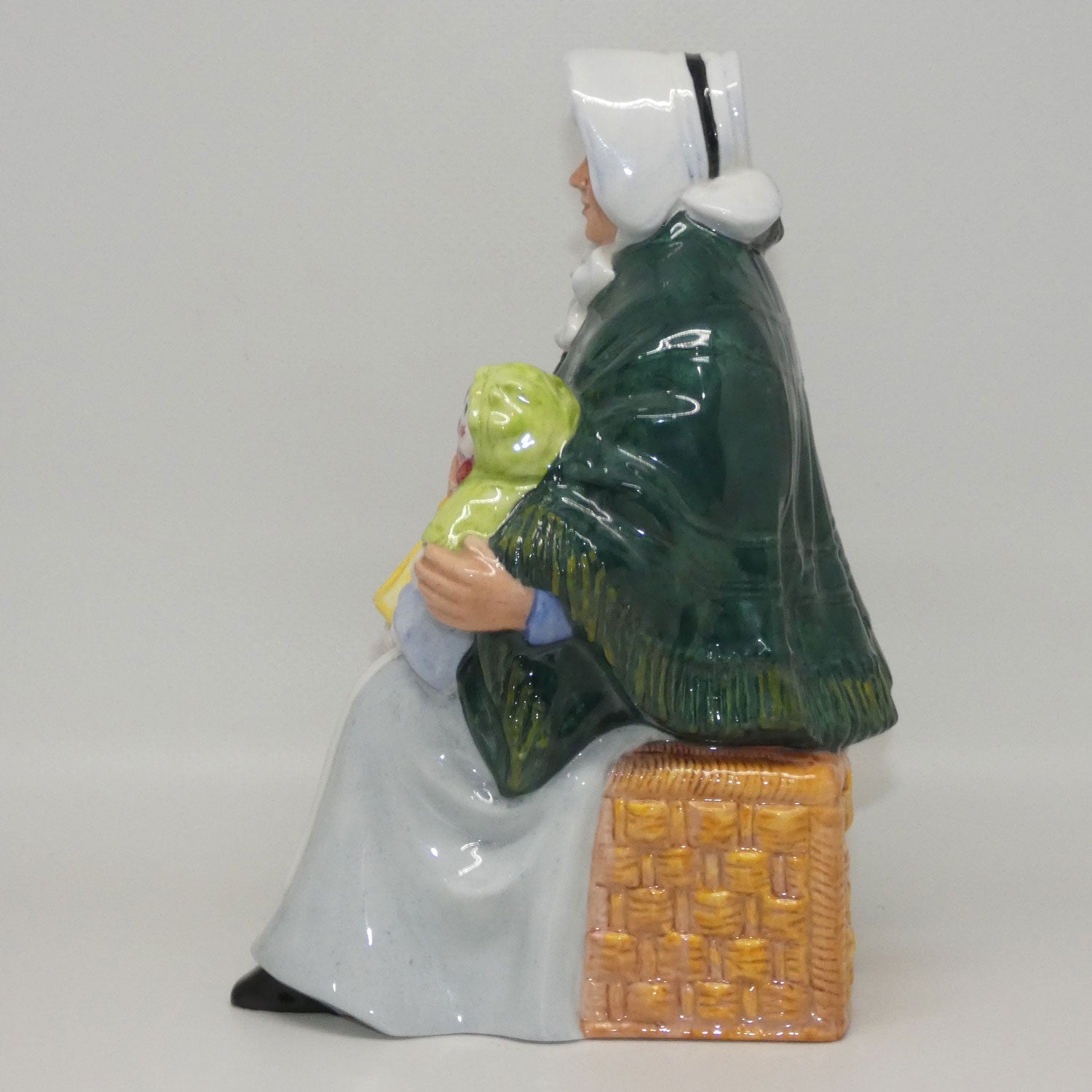 hn2944-royal-doulton-figure-the-rag-doll-seller