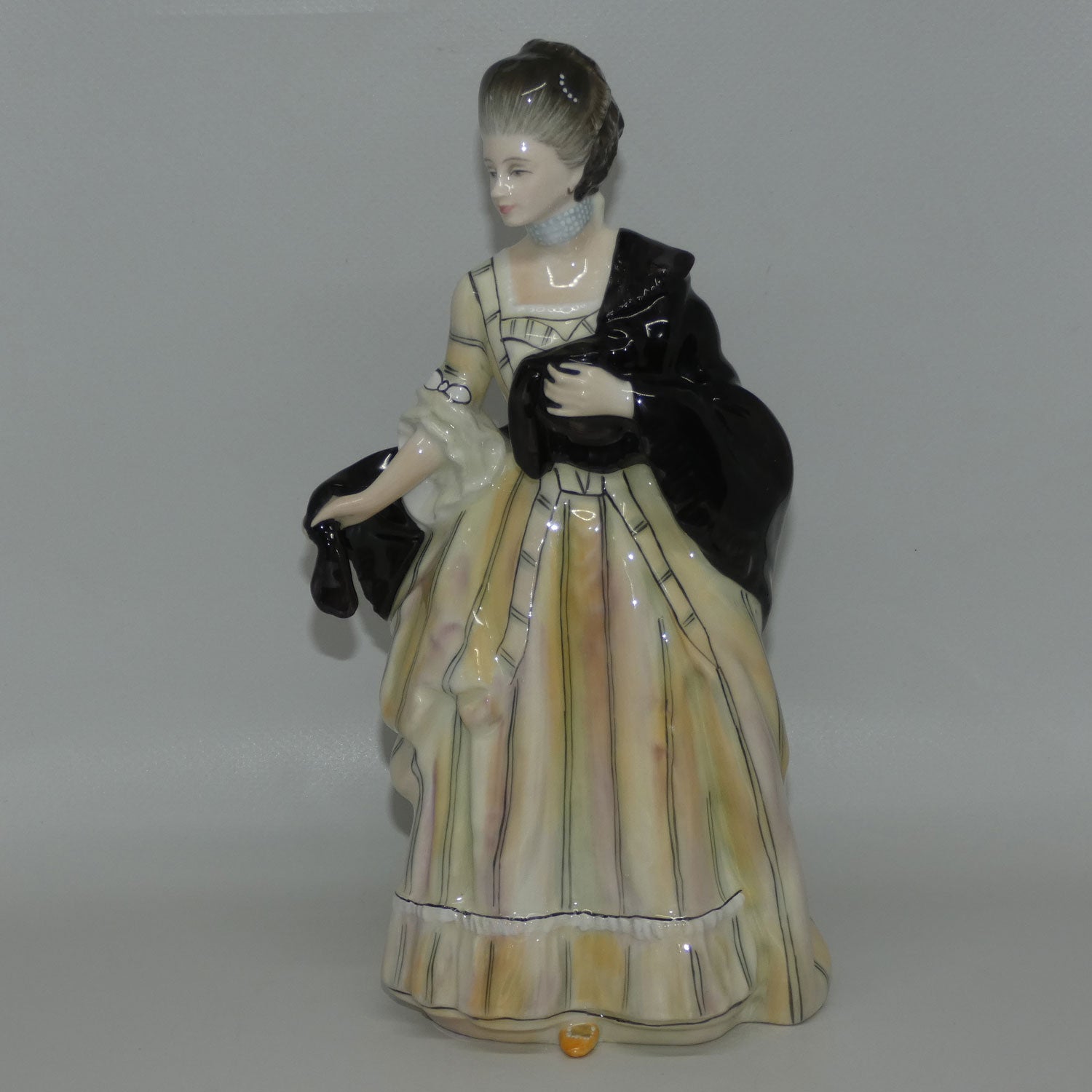 hn3010-royal-doulton-figure-isabella-countess-of-sefton