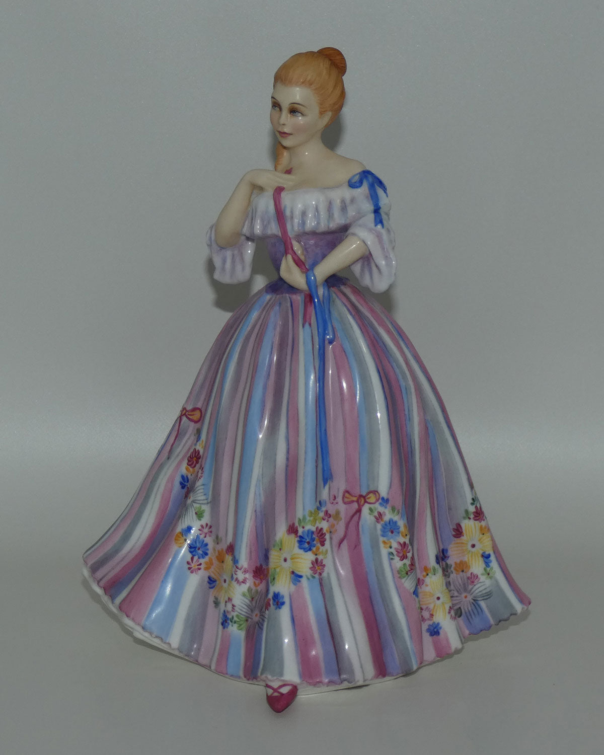 hn3015-royal-doulton-figure-adornment