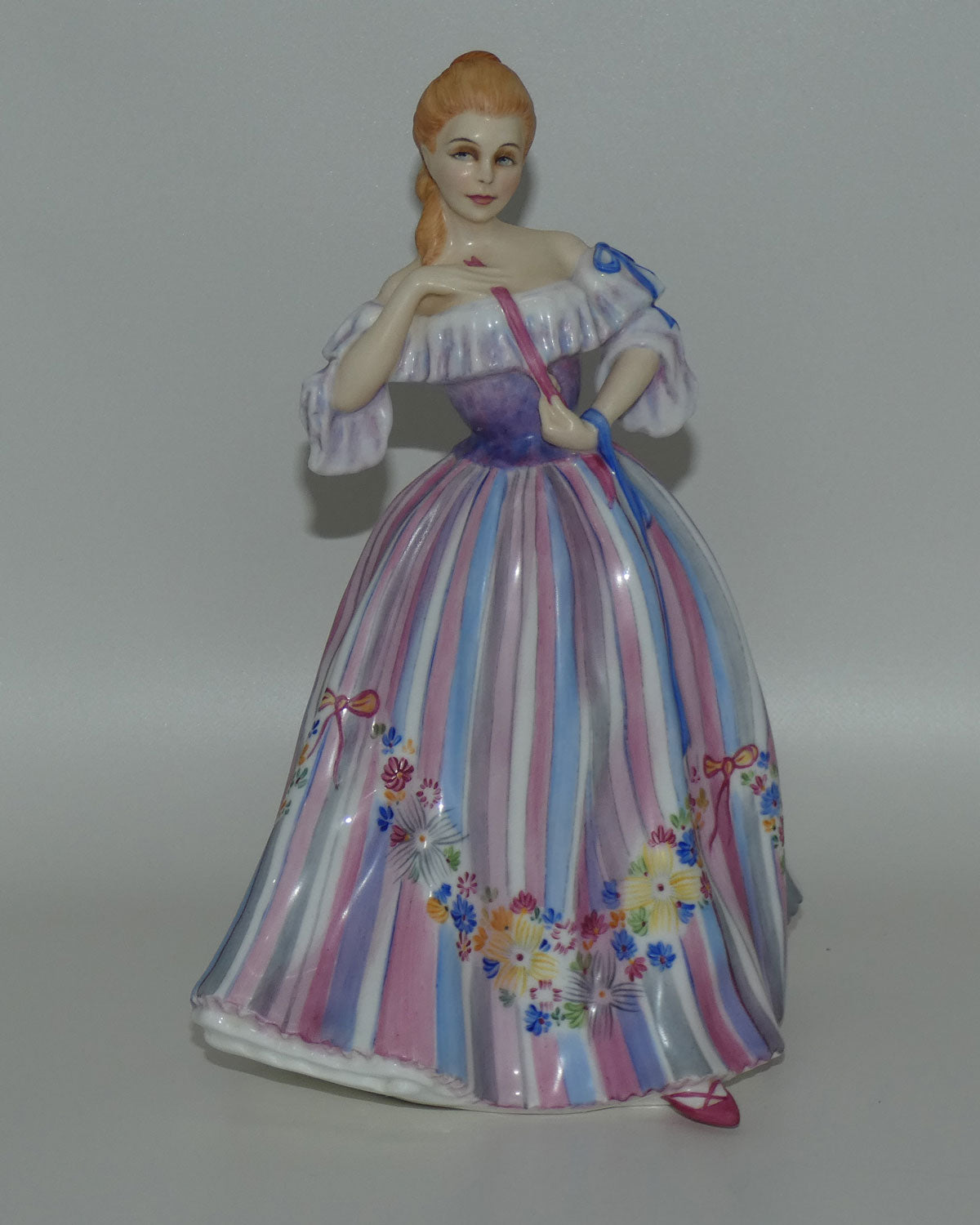 hn3015-royal-doulton-figure-adornment