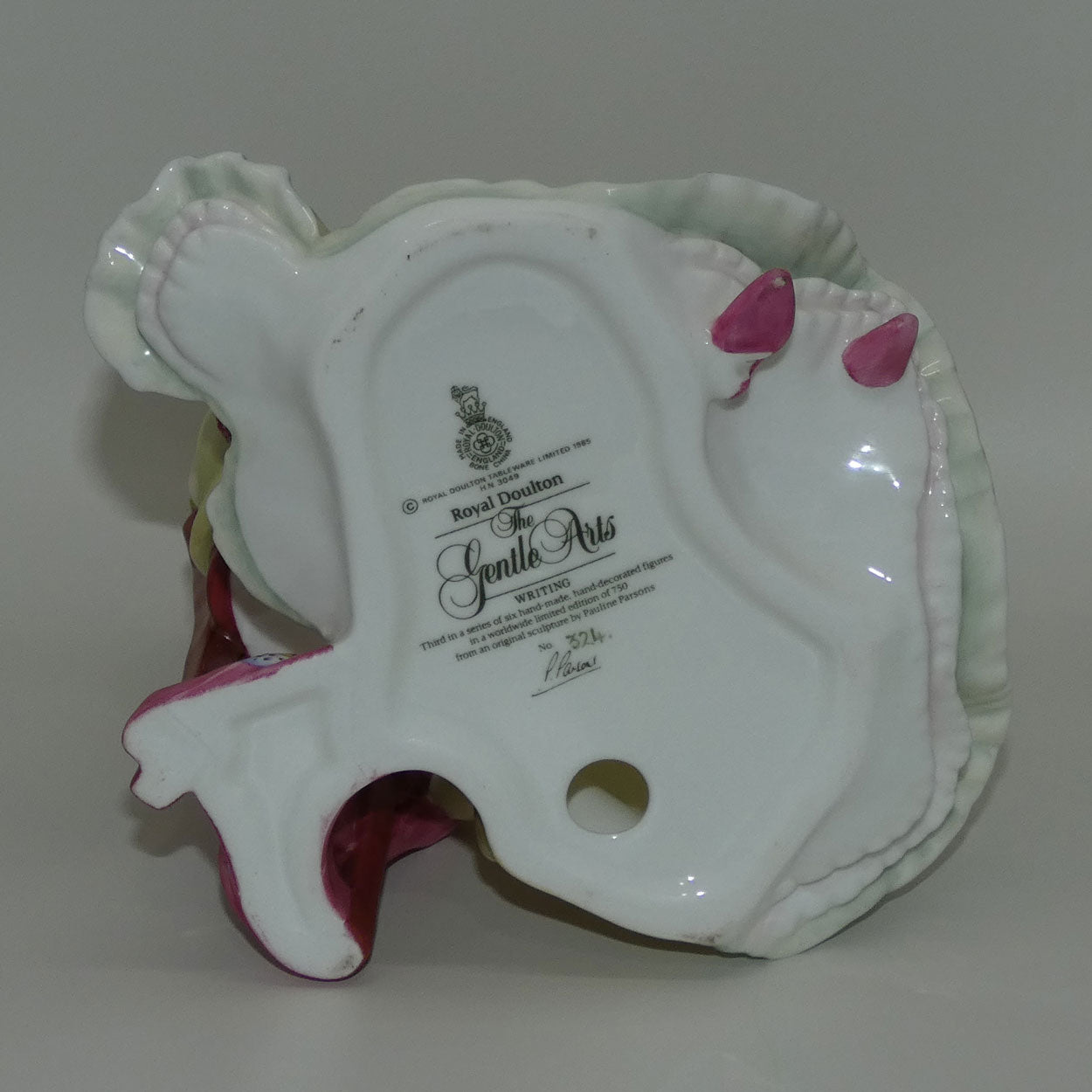 hn3049-royal-doulton-figure-writing