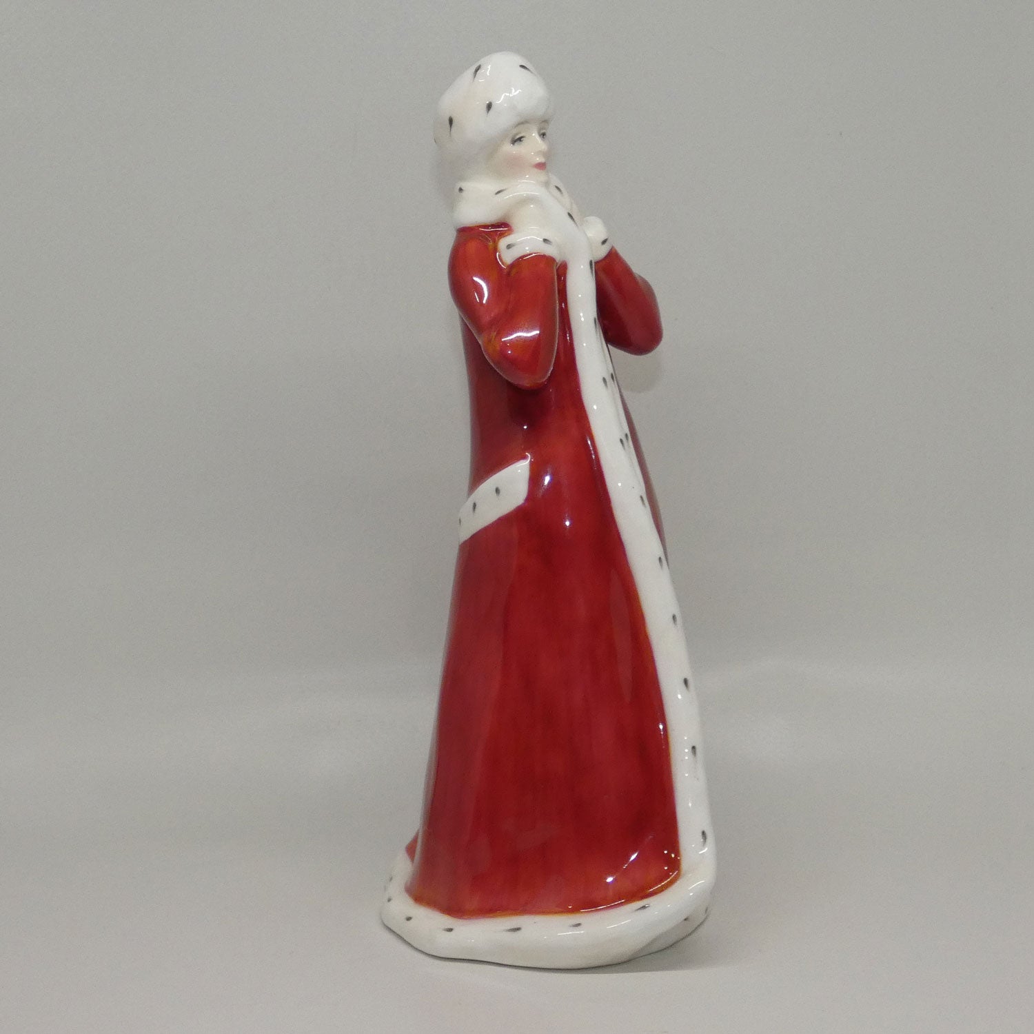 hn3060-royal-doulton-figure-wintertime