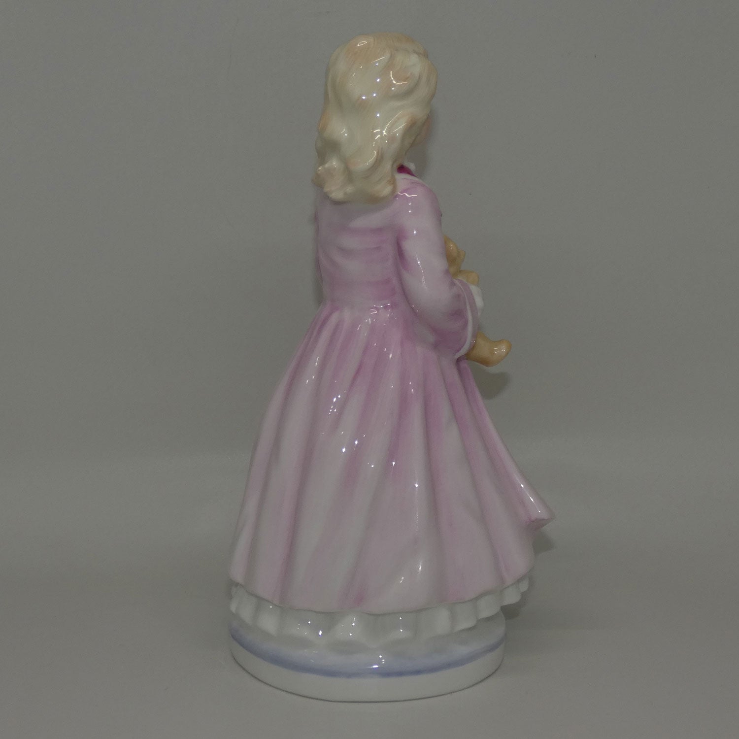hn3082-royal-doulton-figure-faith