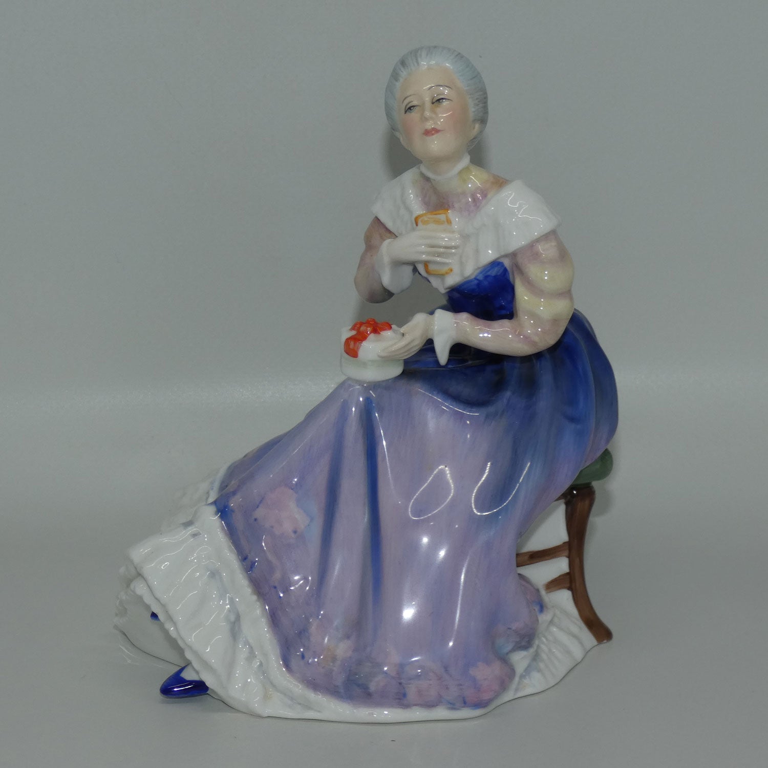 hn3097-royal-doulton-figure-happy-anniversary