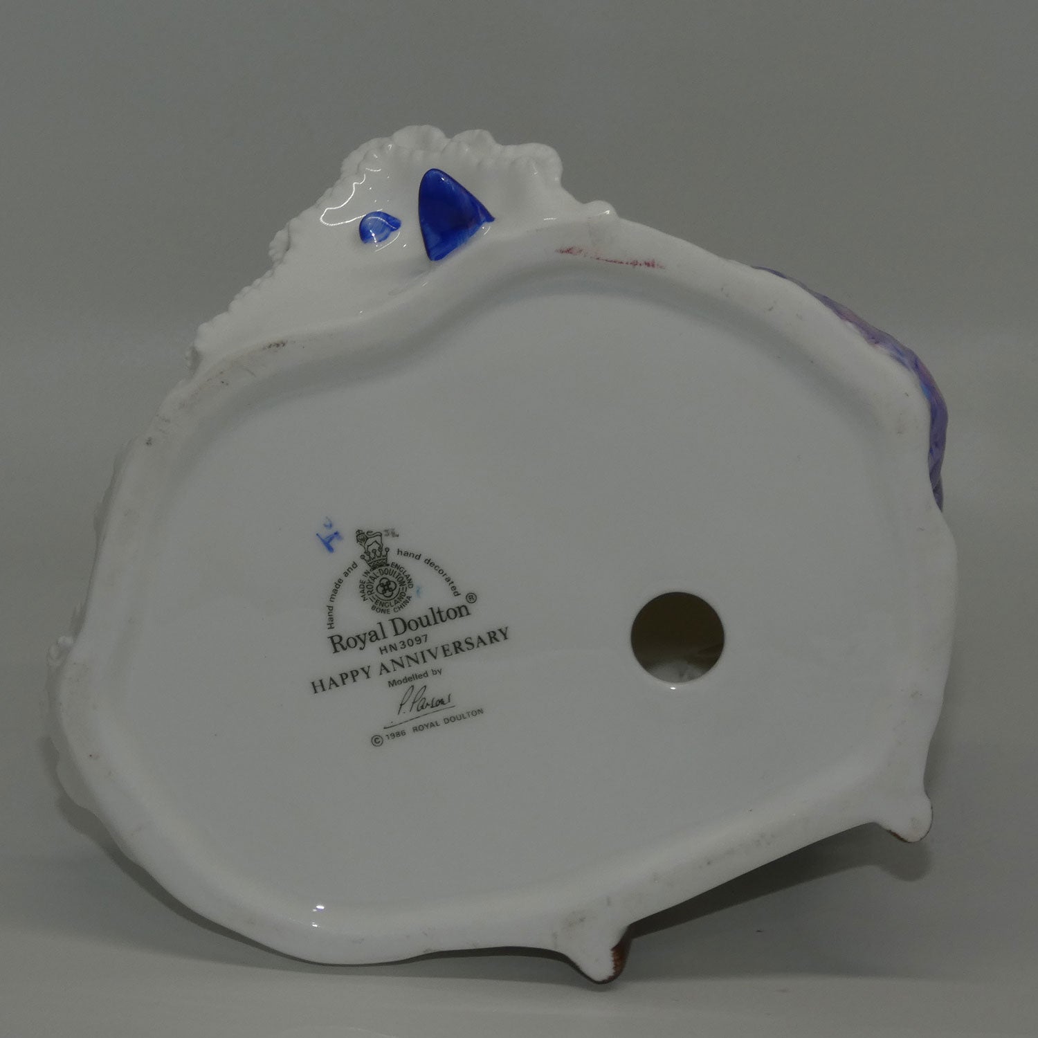hn3097-royal-doulton-figure-happy-anniversary