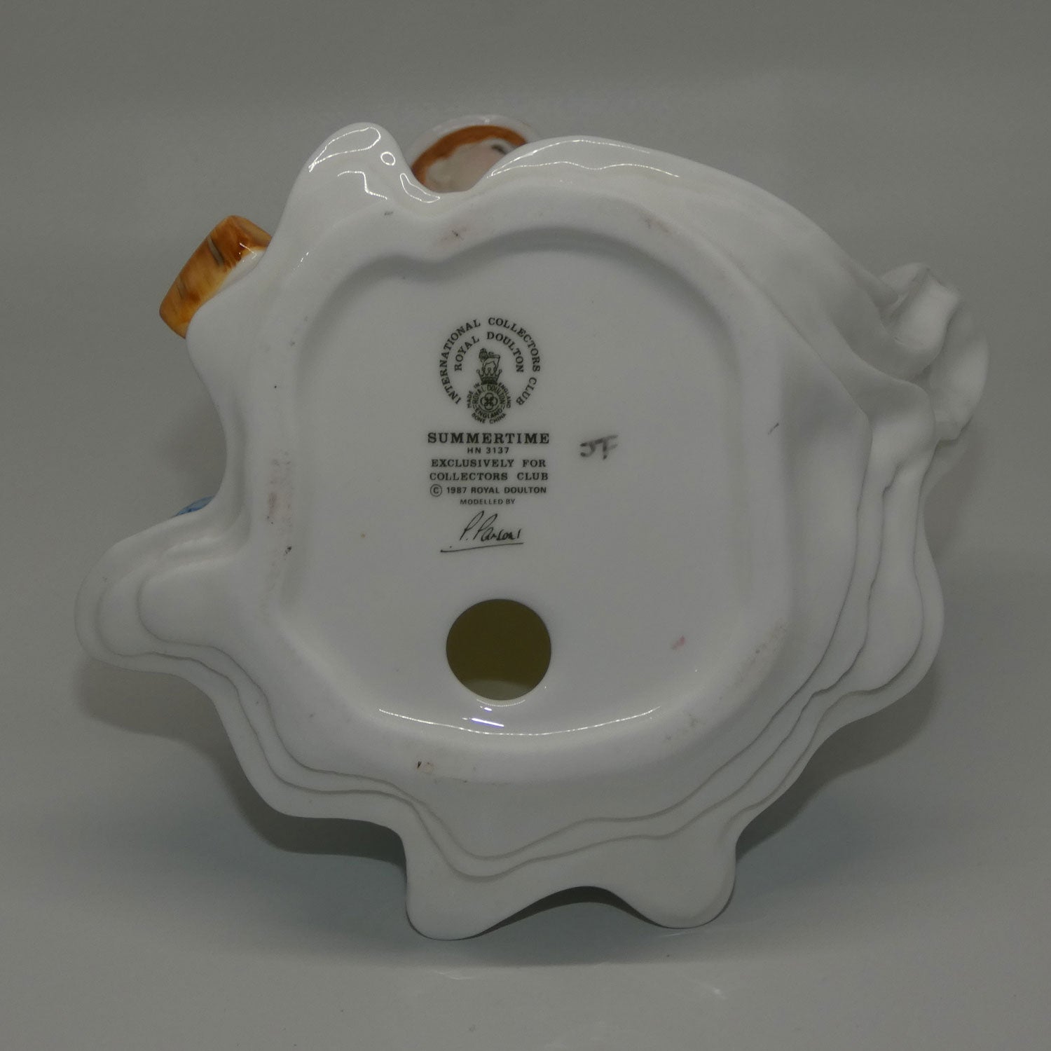 hn3137-royal-doulton-figure-summertime