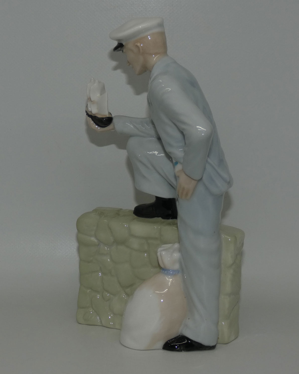 hn3185-royal-doulton-figure-travellers-tale