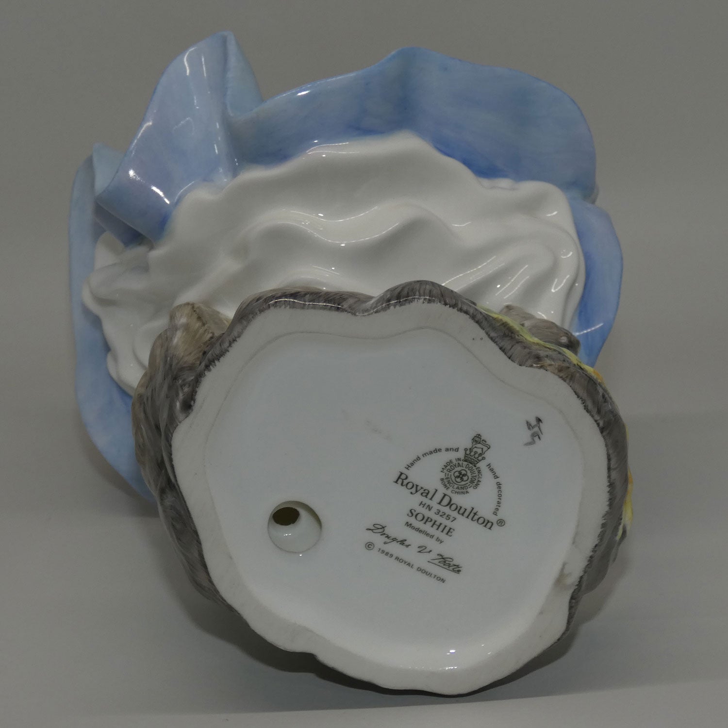 hn3257-royal-doulton-figure-sophie