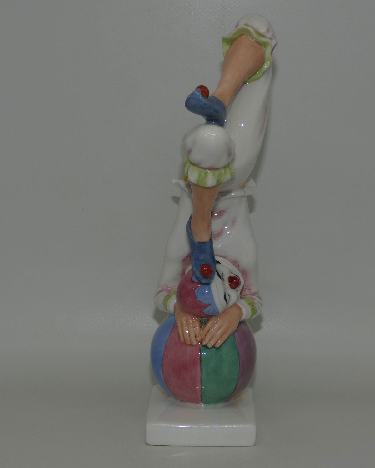 hn3283-royal-doulton-figure-tumbling