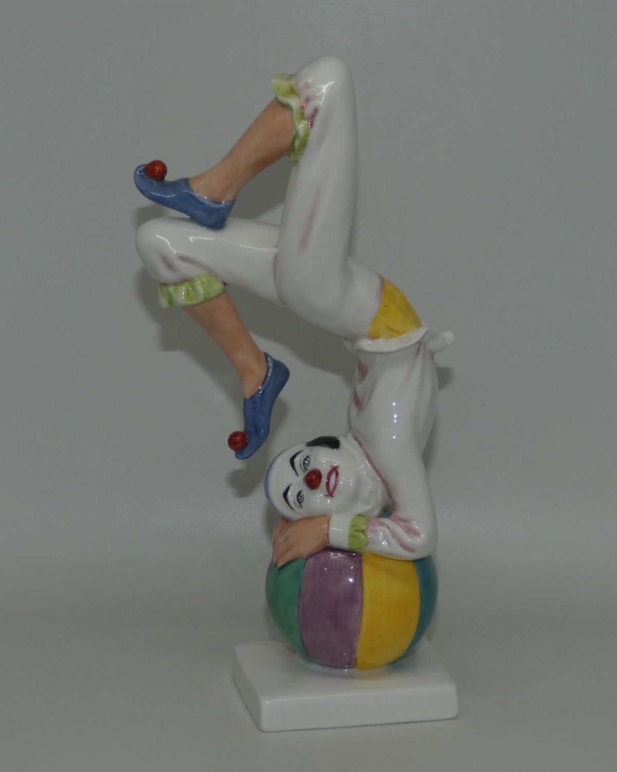 hn3283-royal-doulton-figure-tumbling