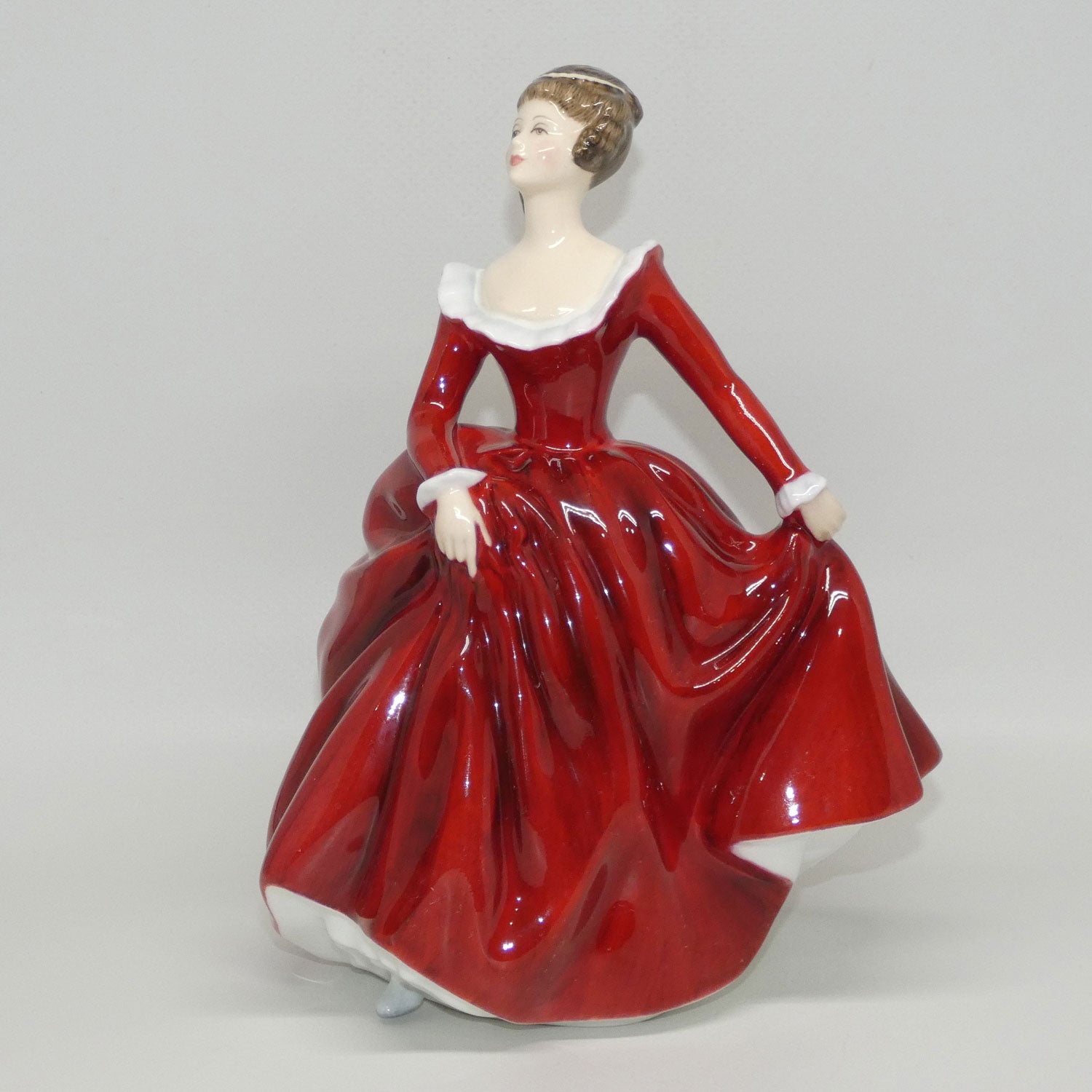 hn3311-royal-doulton-figure-fragrance-red