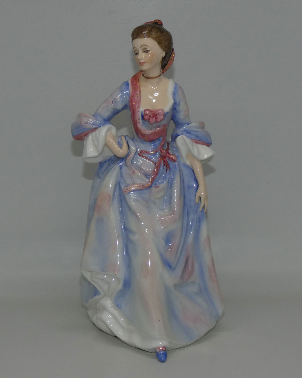 hn3319-royal-doulton-figure-mrs-hugh-bonfoy