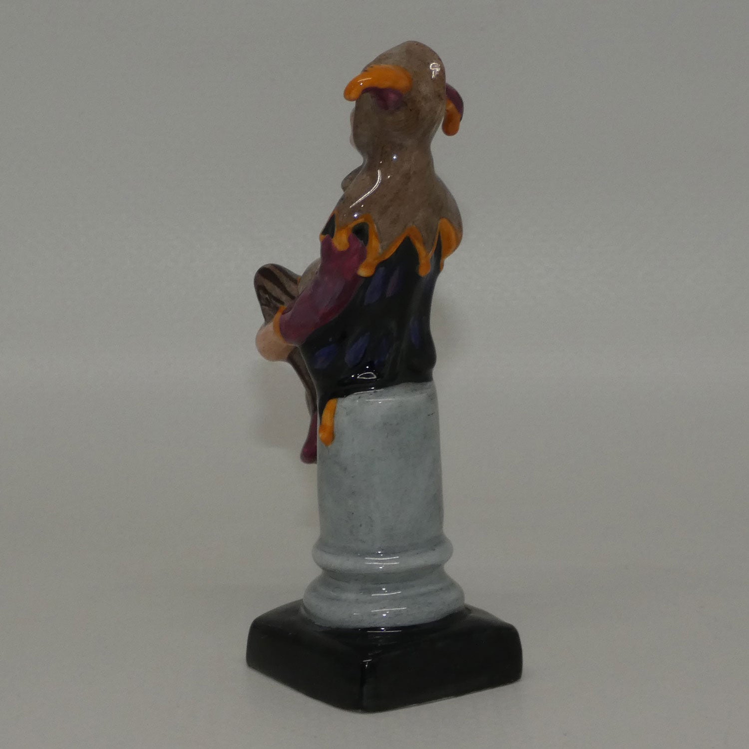 hn3335-royal-doulton-figure-jester