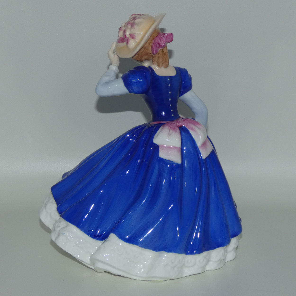 hn3375-royal-doulton-figure-mary