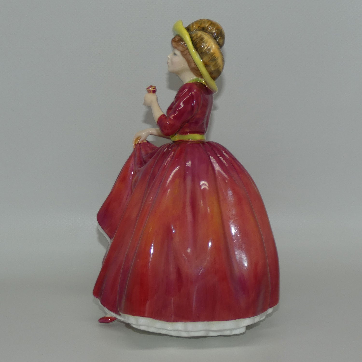 hn3376-royal-doulton-figure-single-red-rose