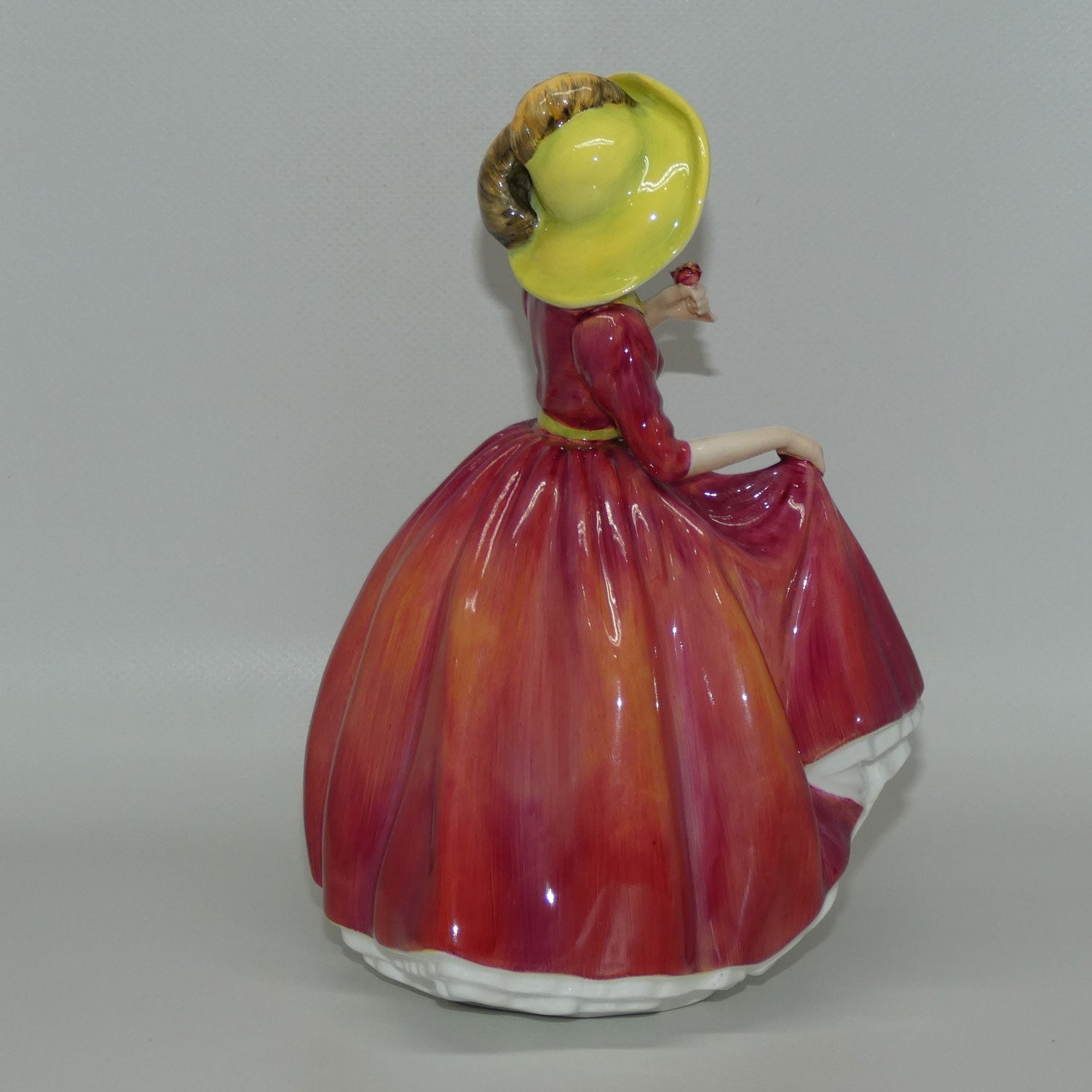 hn3376-royal-doulton-figure-single-red-rose