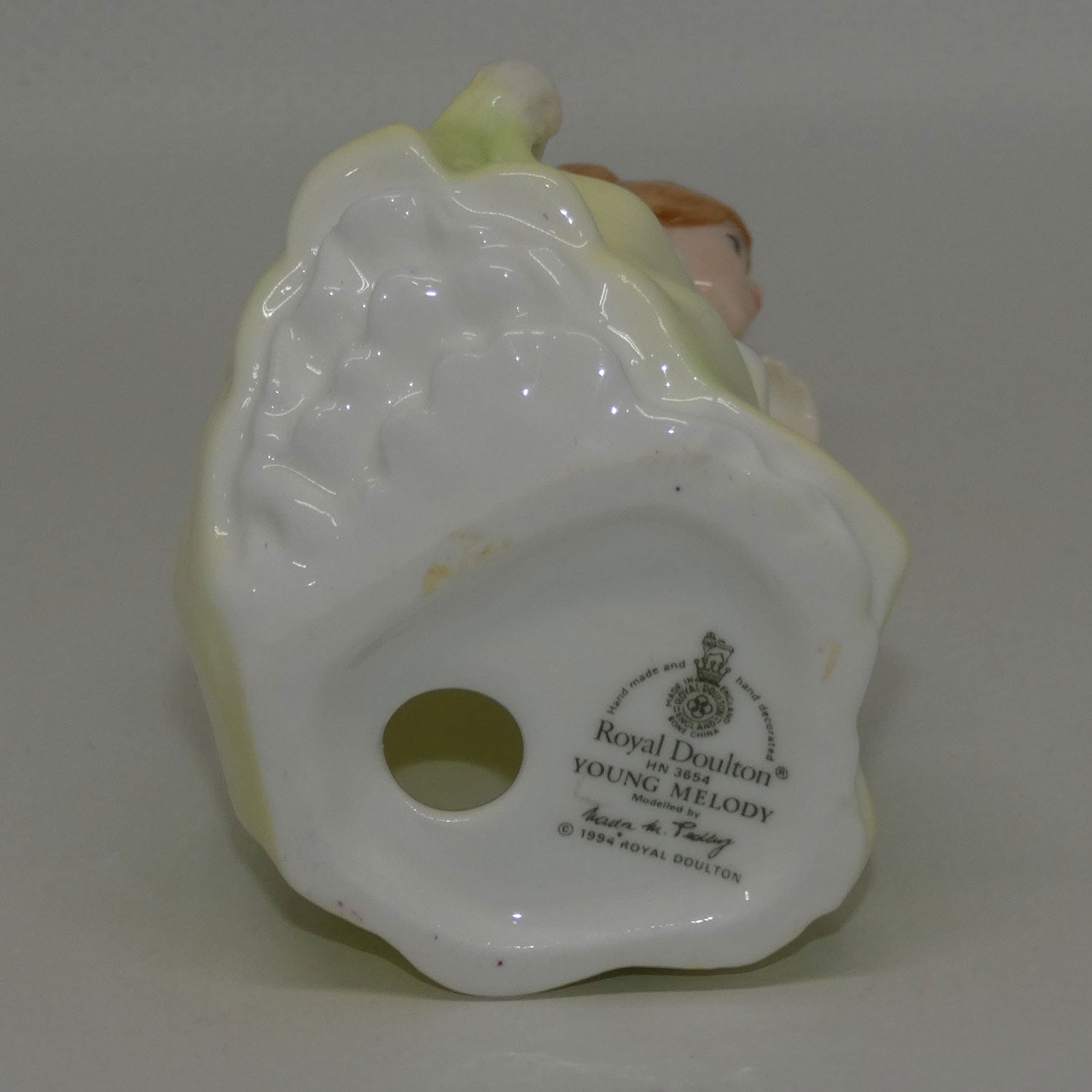 hn3654-royal-doulton-figure-young-melody
