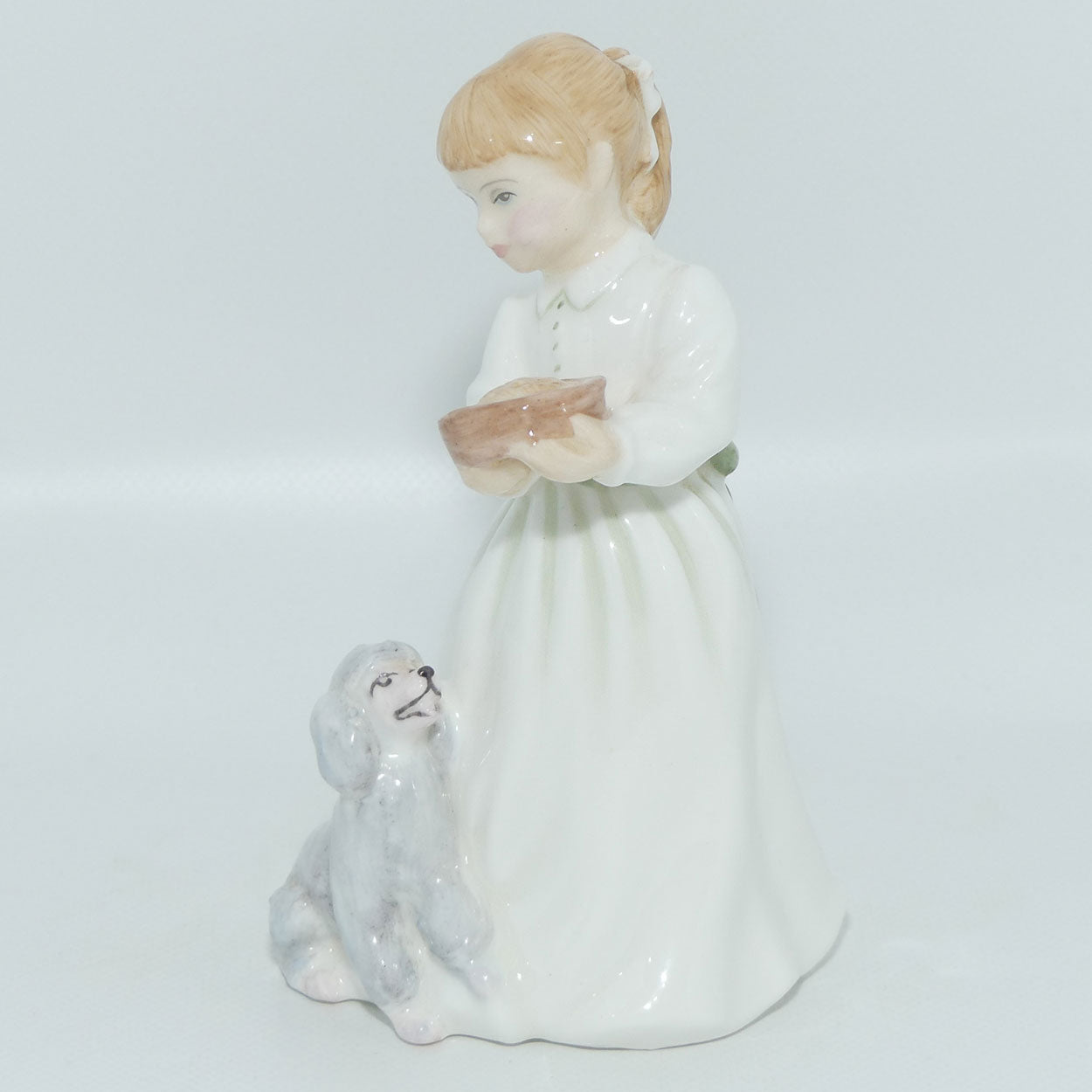 Royal Doulton figure Dinnertime HN3726 | Designer: Alan Maslankowski