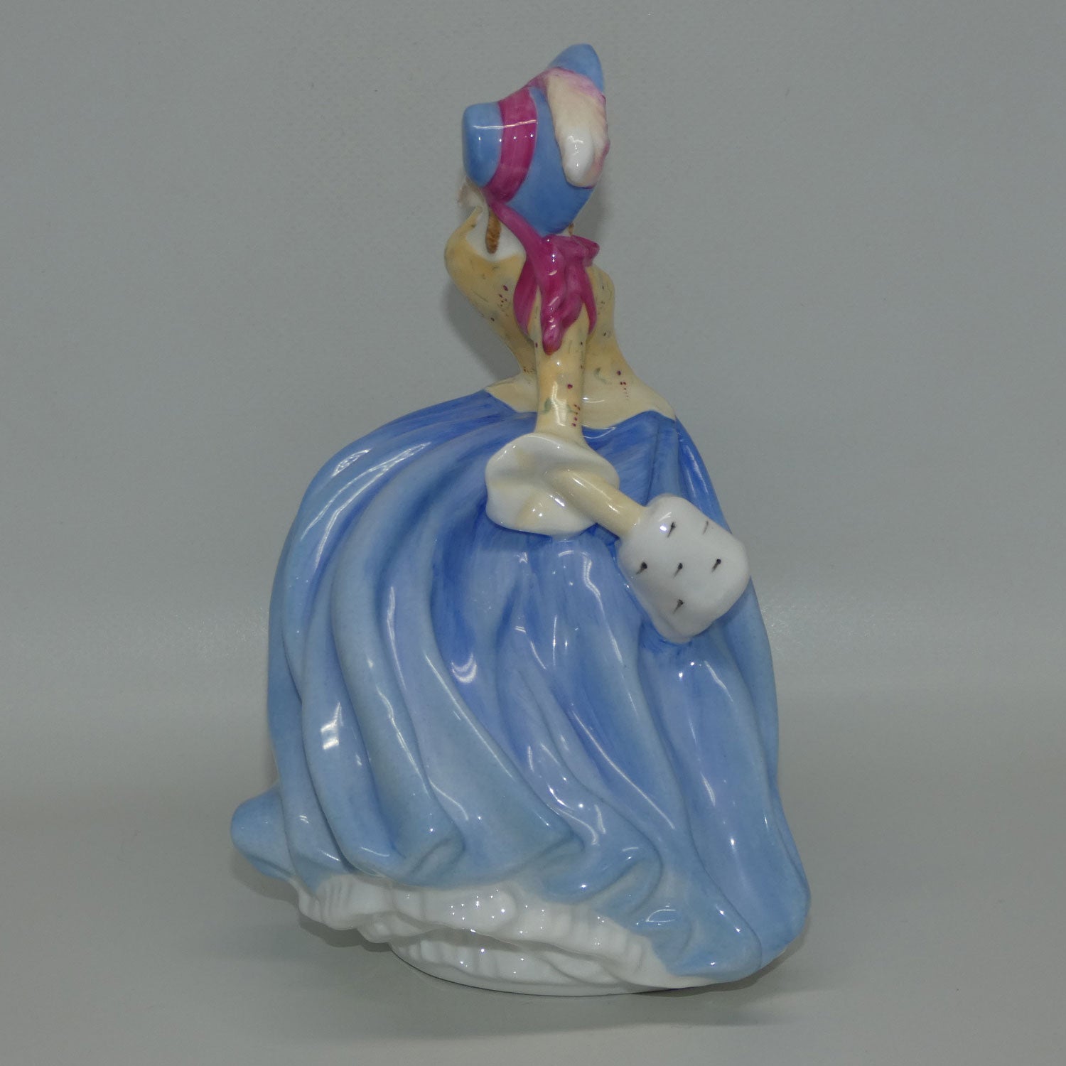 hn3736-royal-doulton-figure-autumn-breezes-blue