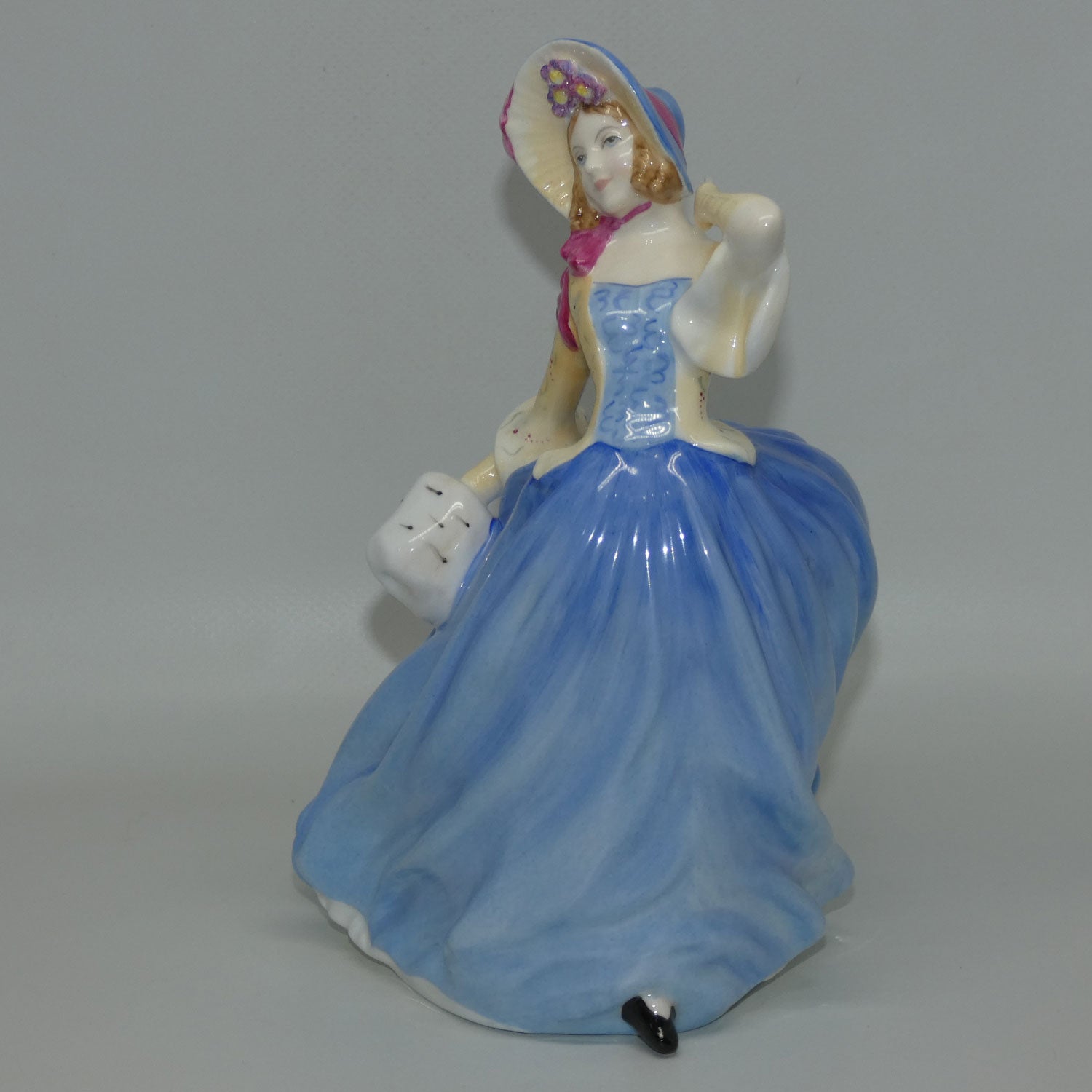 hn3736-royal-doulton-figure-autumn-breezes-blue
